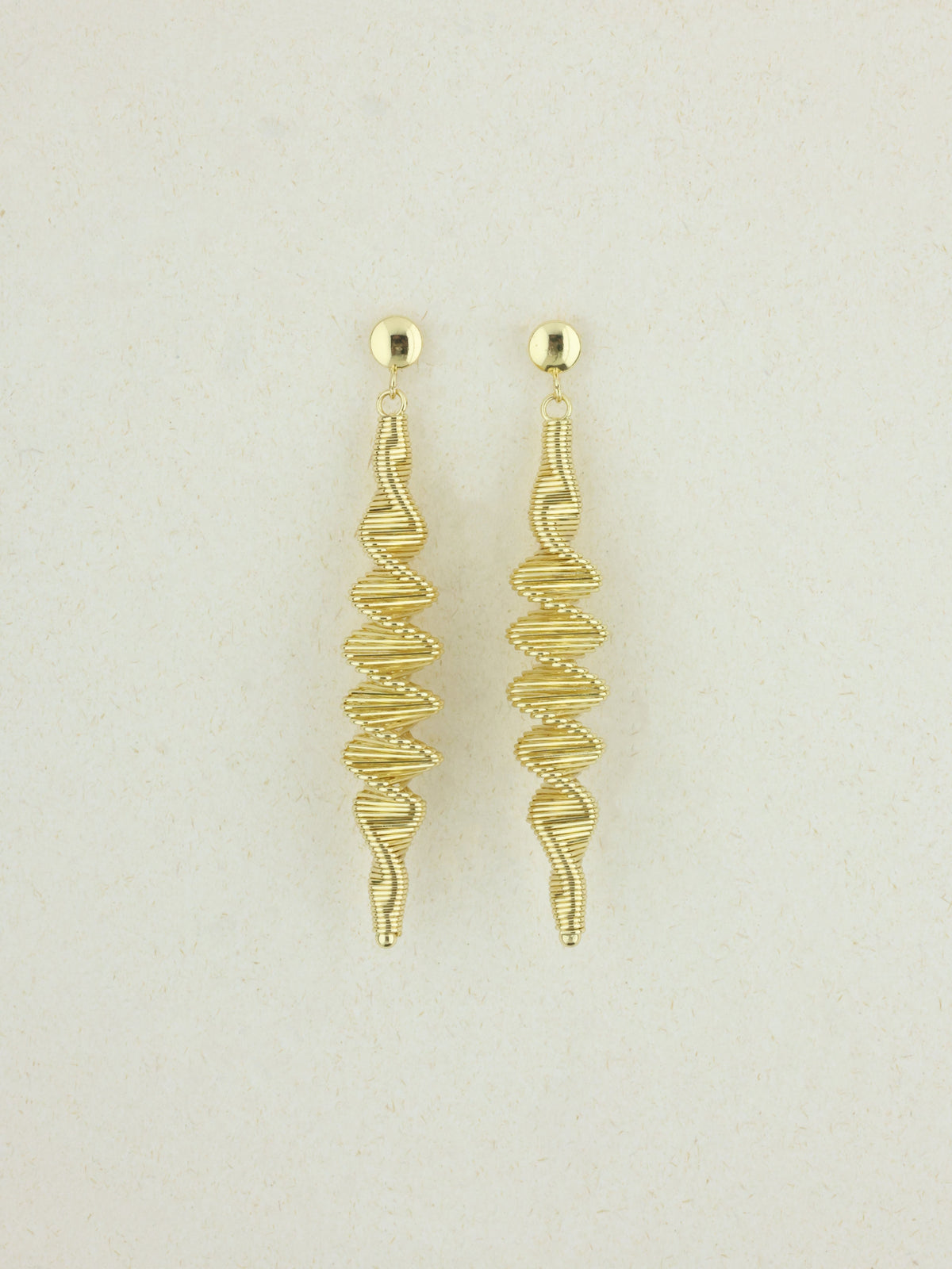 Kinetic Ribbed Drops