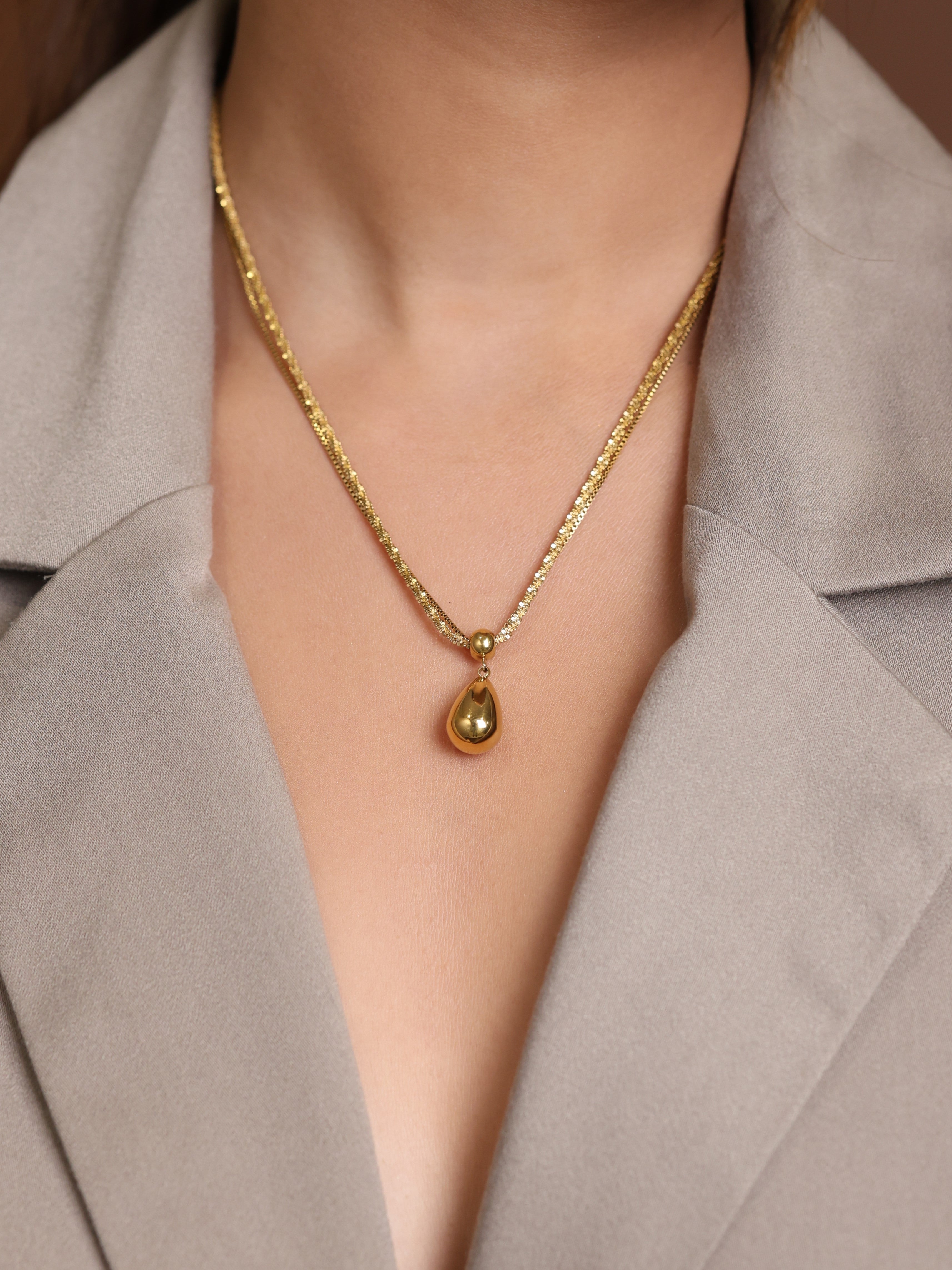 Avant-Garde Teardrop Chain