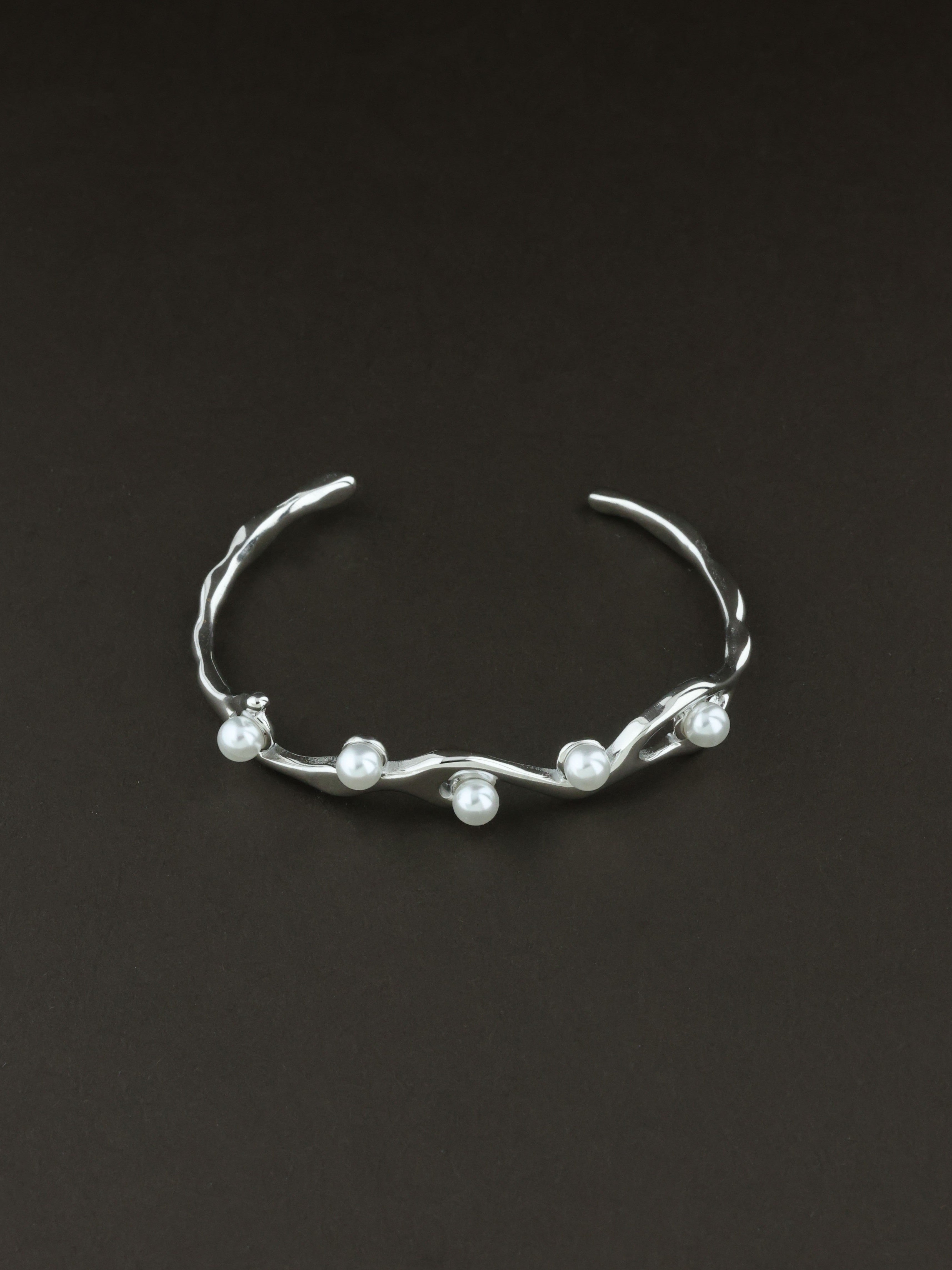 Sleek Pearl Bangle