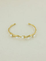 Sleek Pearl Bangle