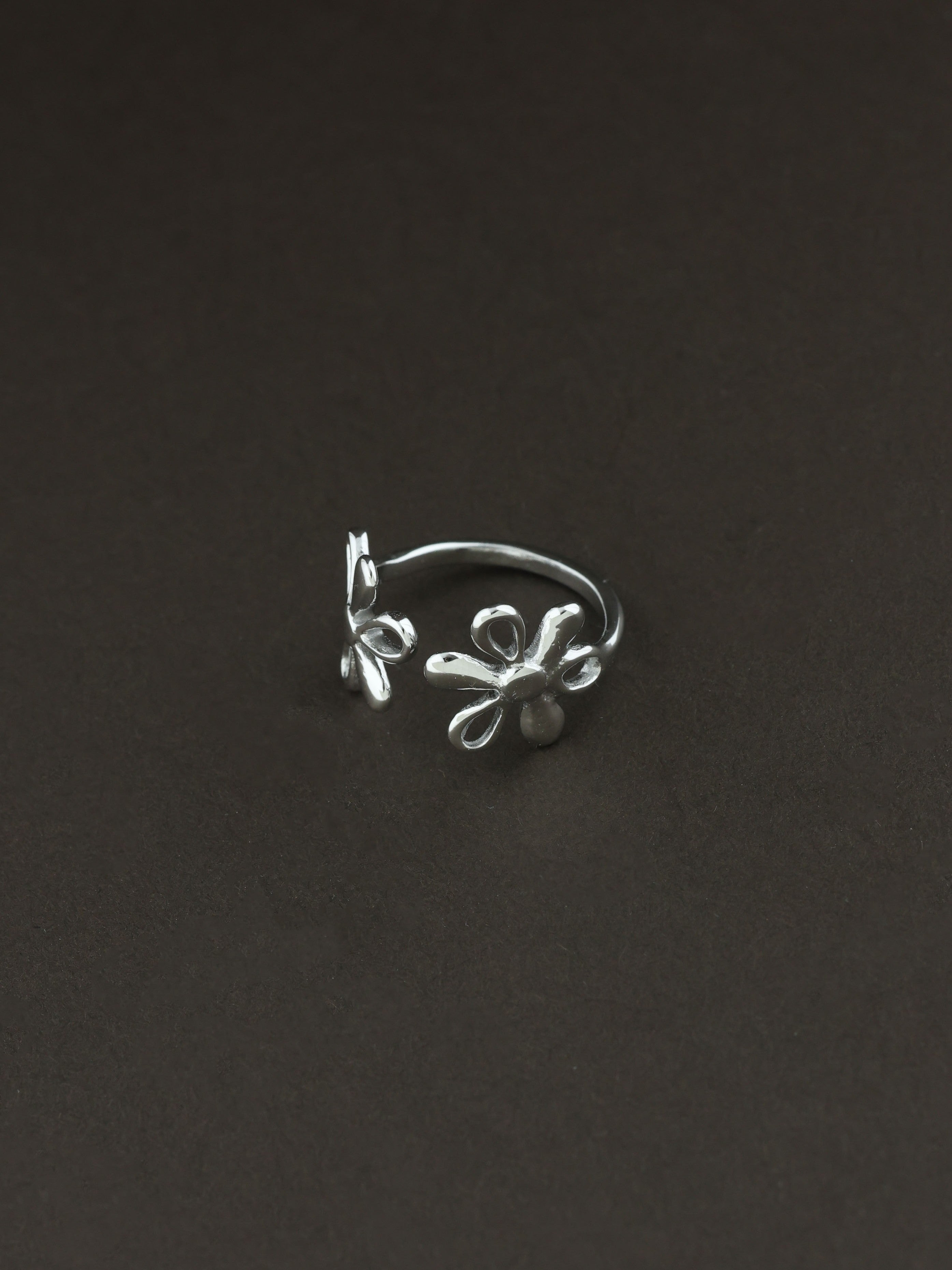 Soft Bloom Petal Open Ring