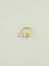 Elegant Three-Pearl Ring