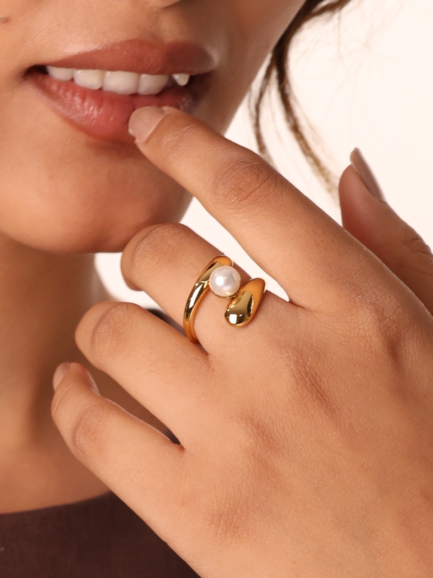 Minimal Pearl Ring