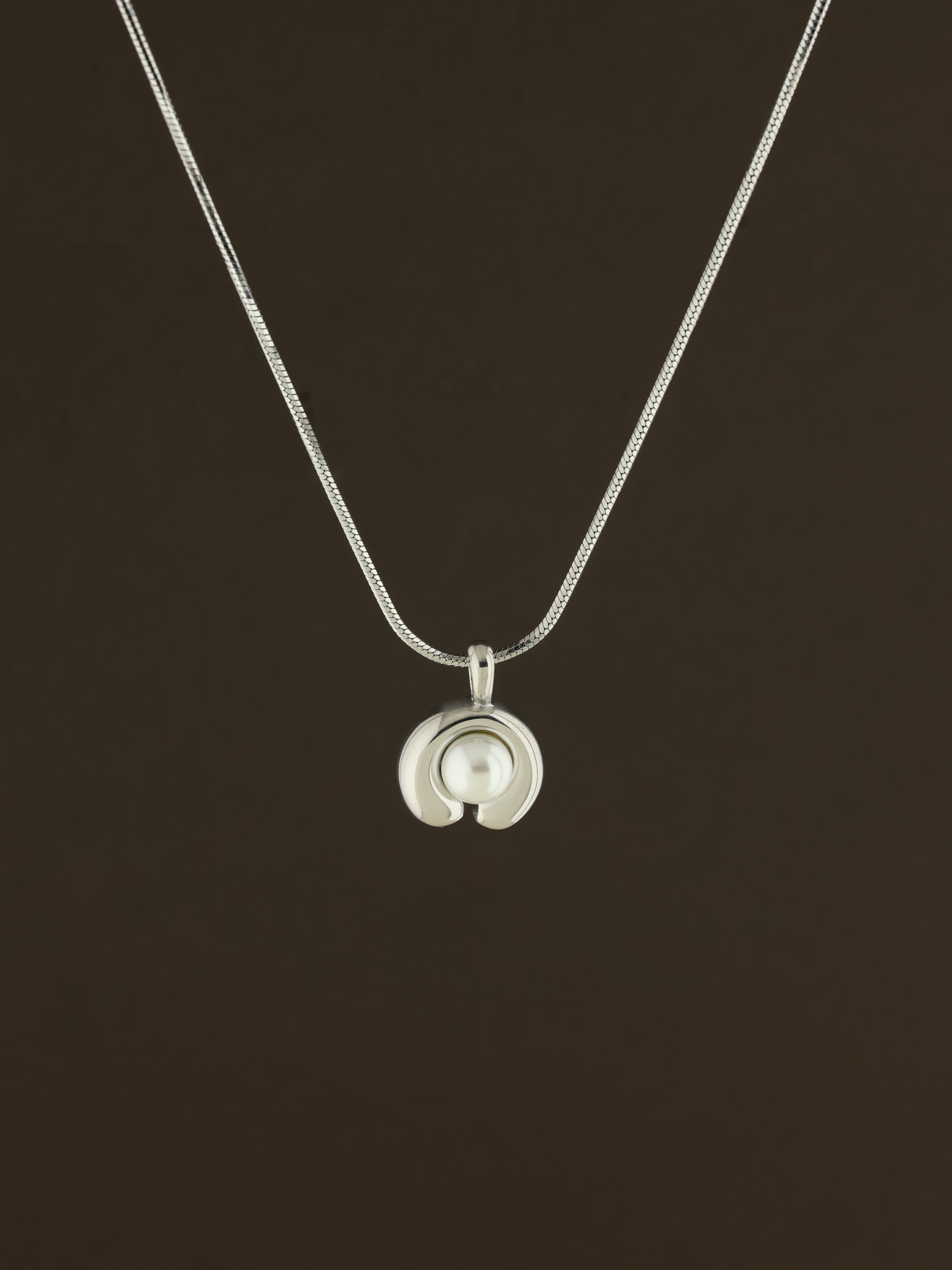 Sleek Chain Necklace