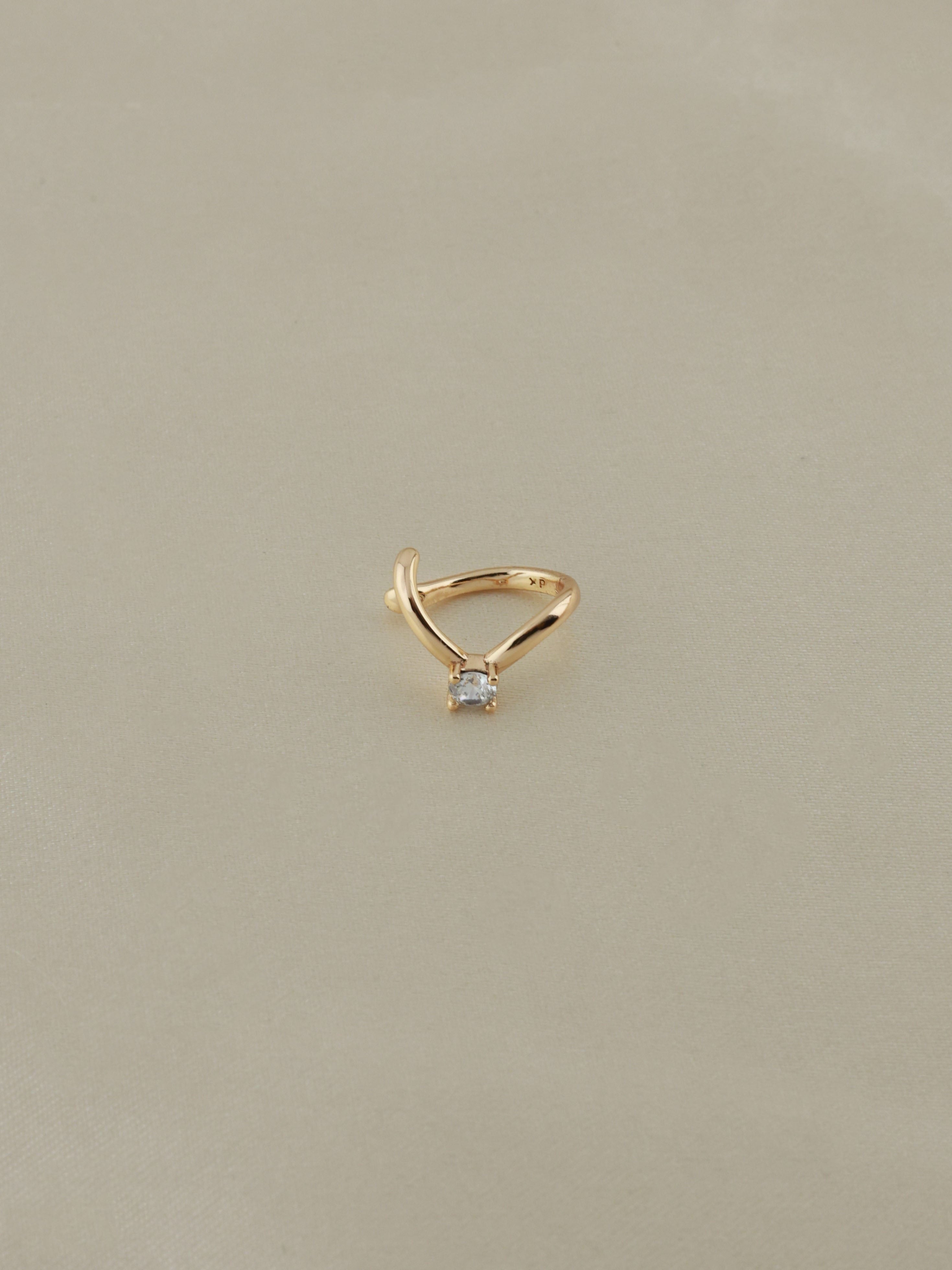 Solitaire Wave Ear Cuff