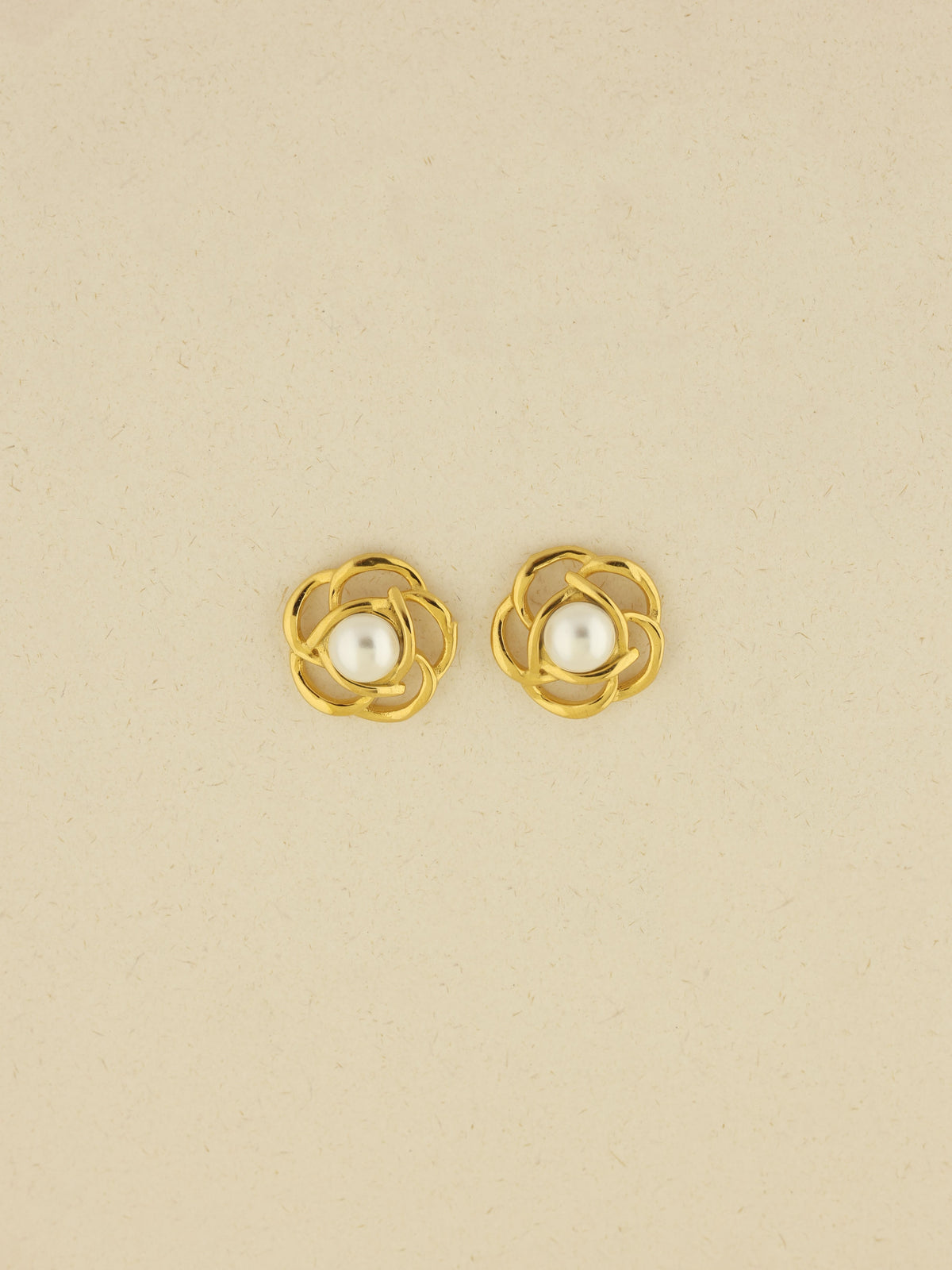 Bloom Pearl Earring
