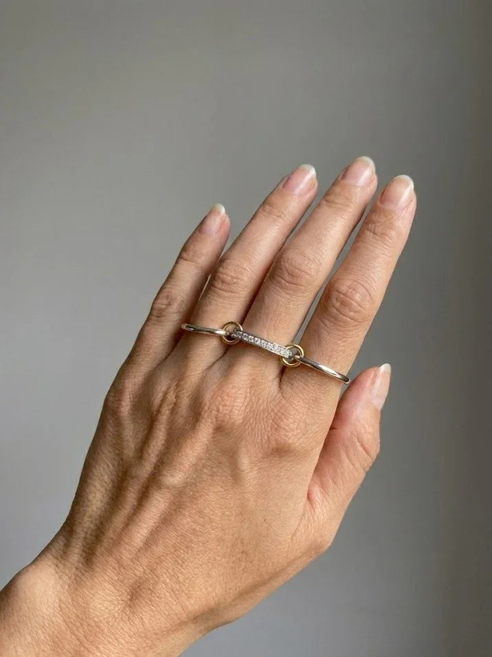 Connected Circle Triple Ring - Doulaat
