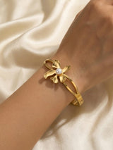 Elegant Golden Flare Cuff Bangle
