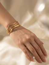 Stunning Gold Meteor Bangle with Shiny Looks