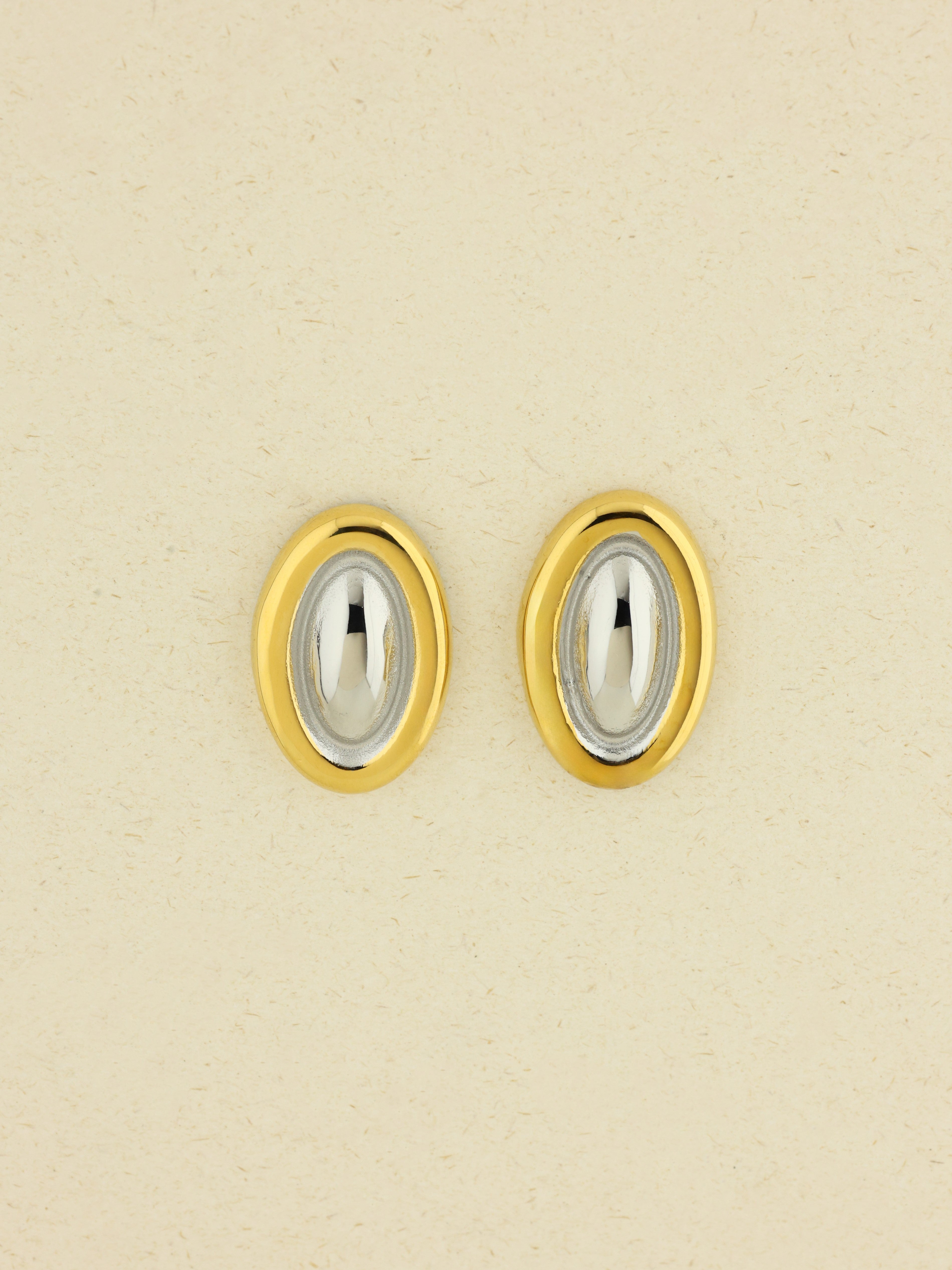 Dual-Tone Orbit Studs