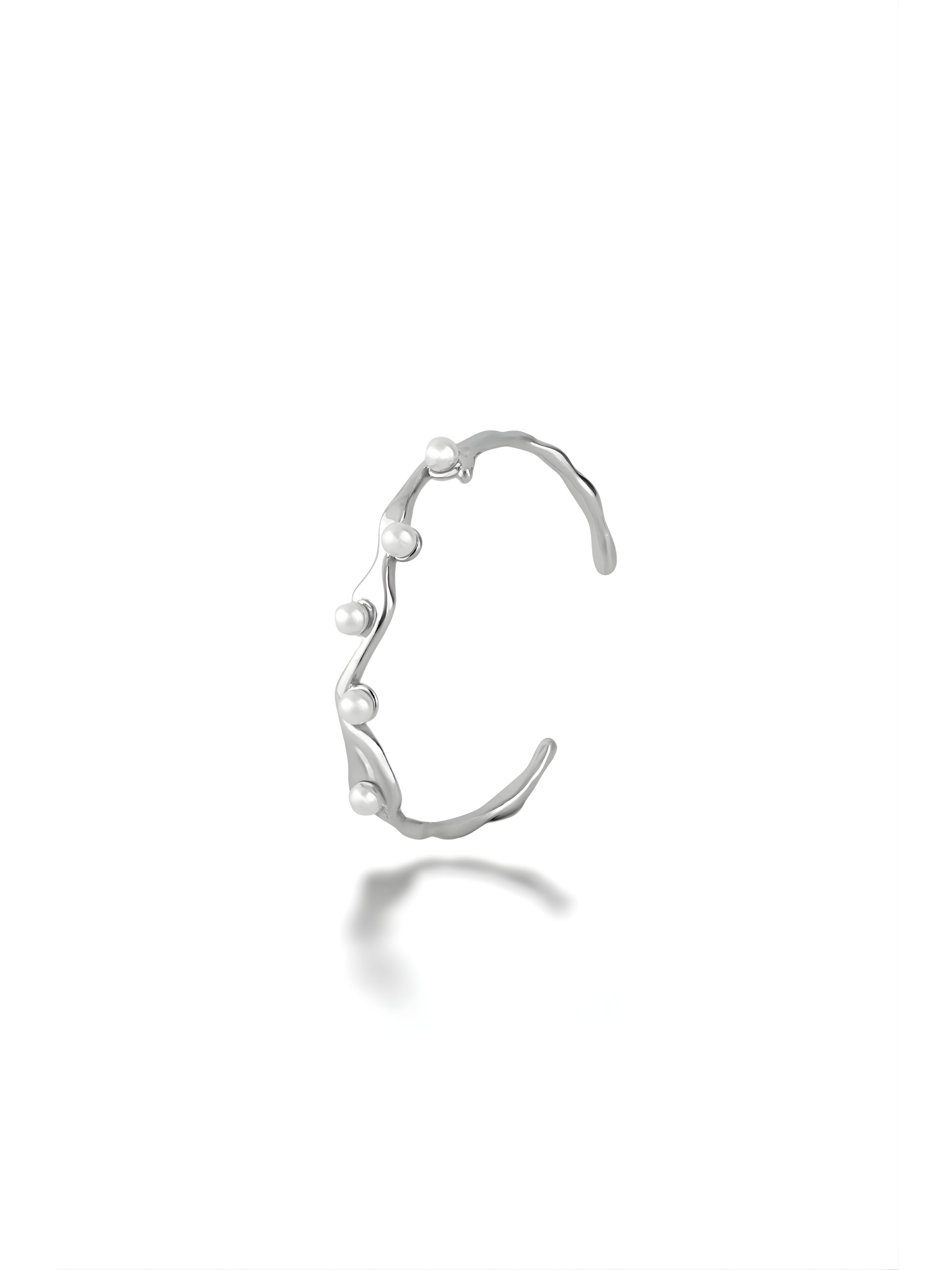 Sleek Pearl Bangle