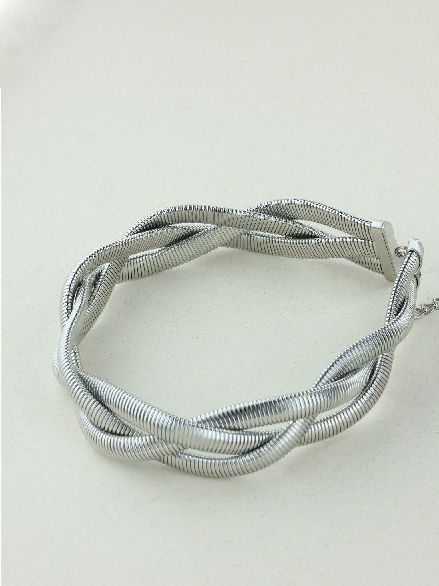 Sovereign Twisted Choker