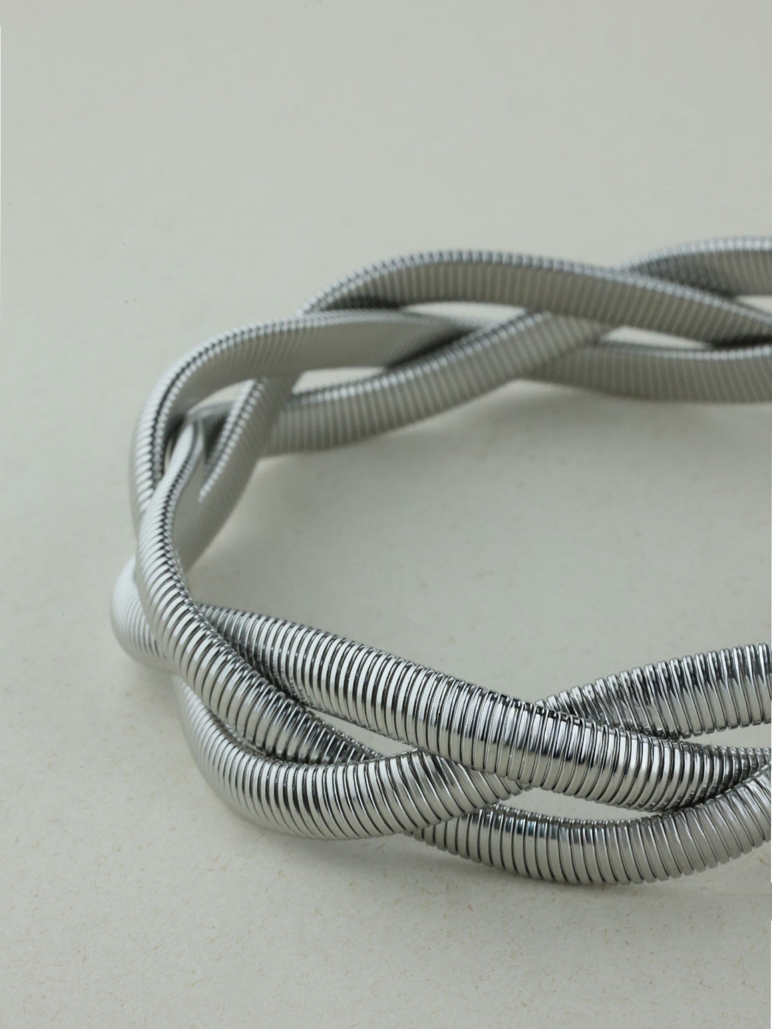 Sovereign Twisted Choker