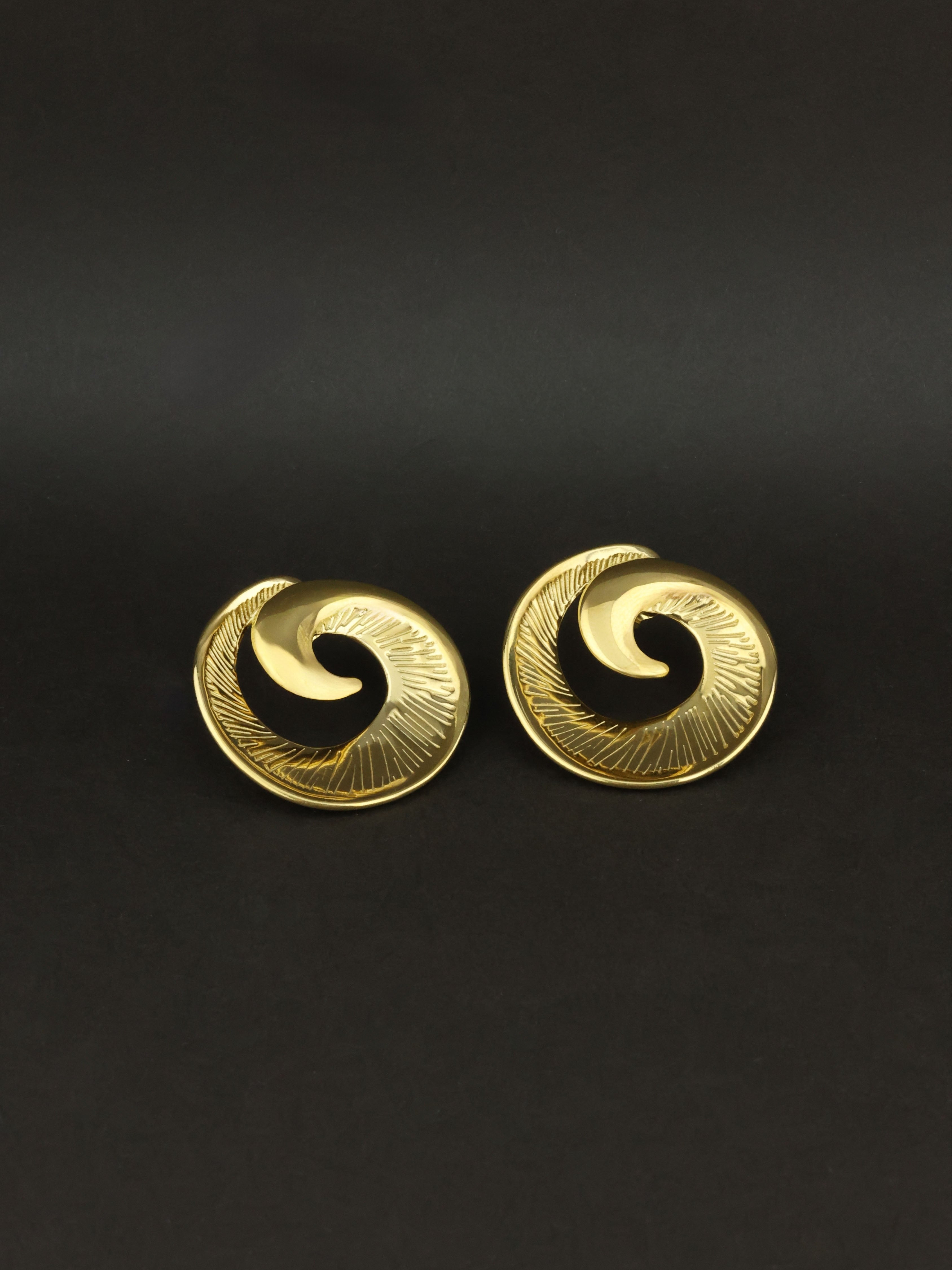 Spiral Studs