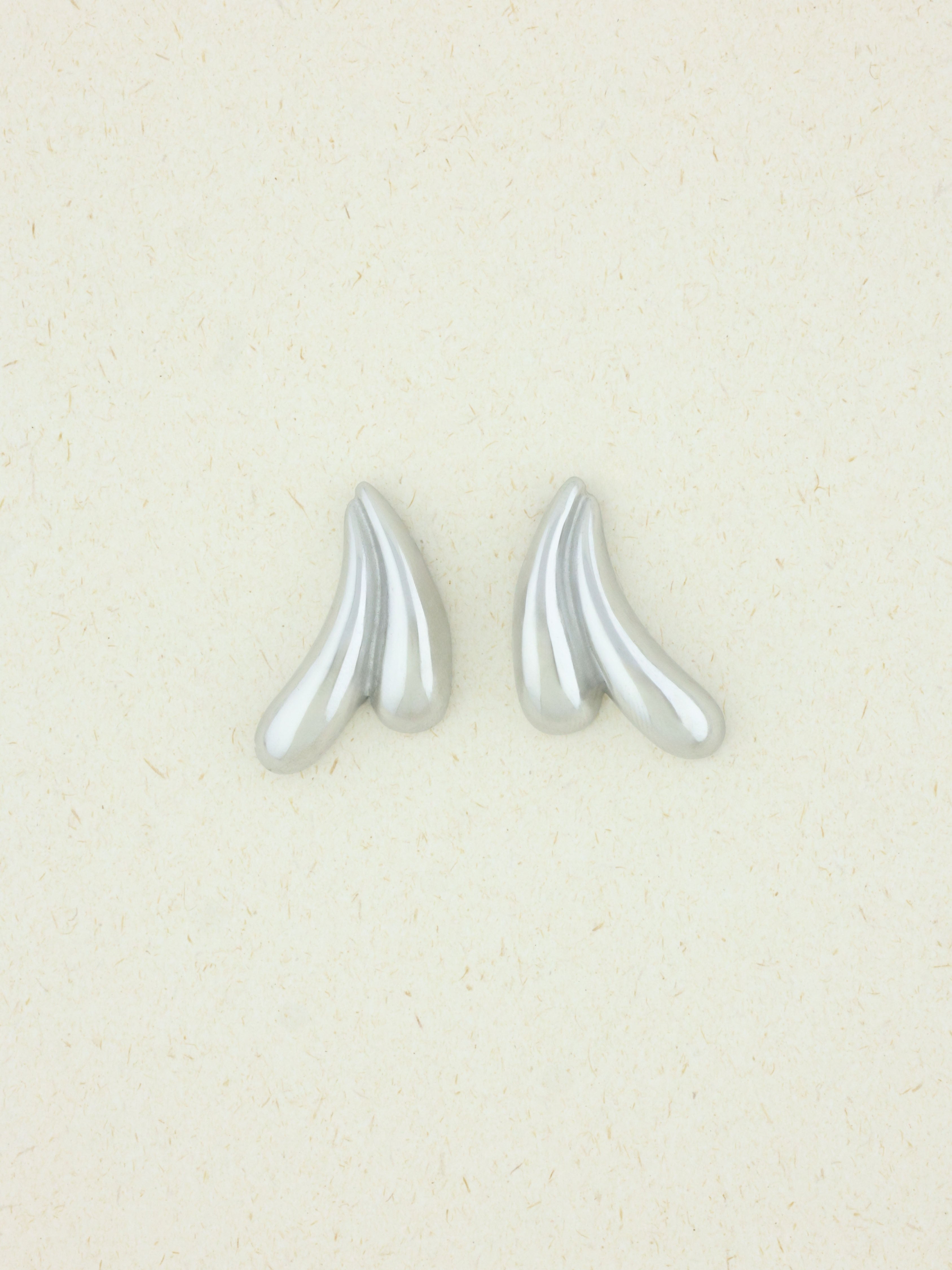 Liquid Form Studs