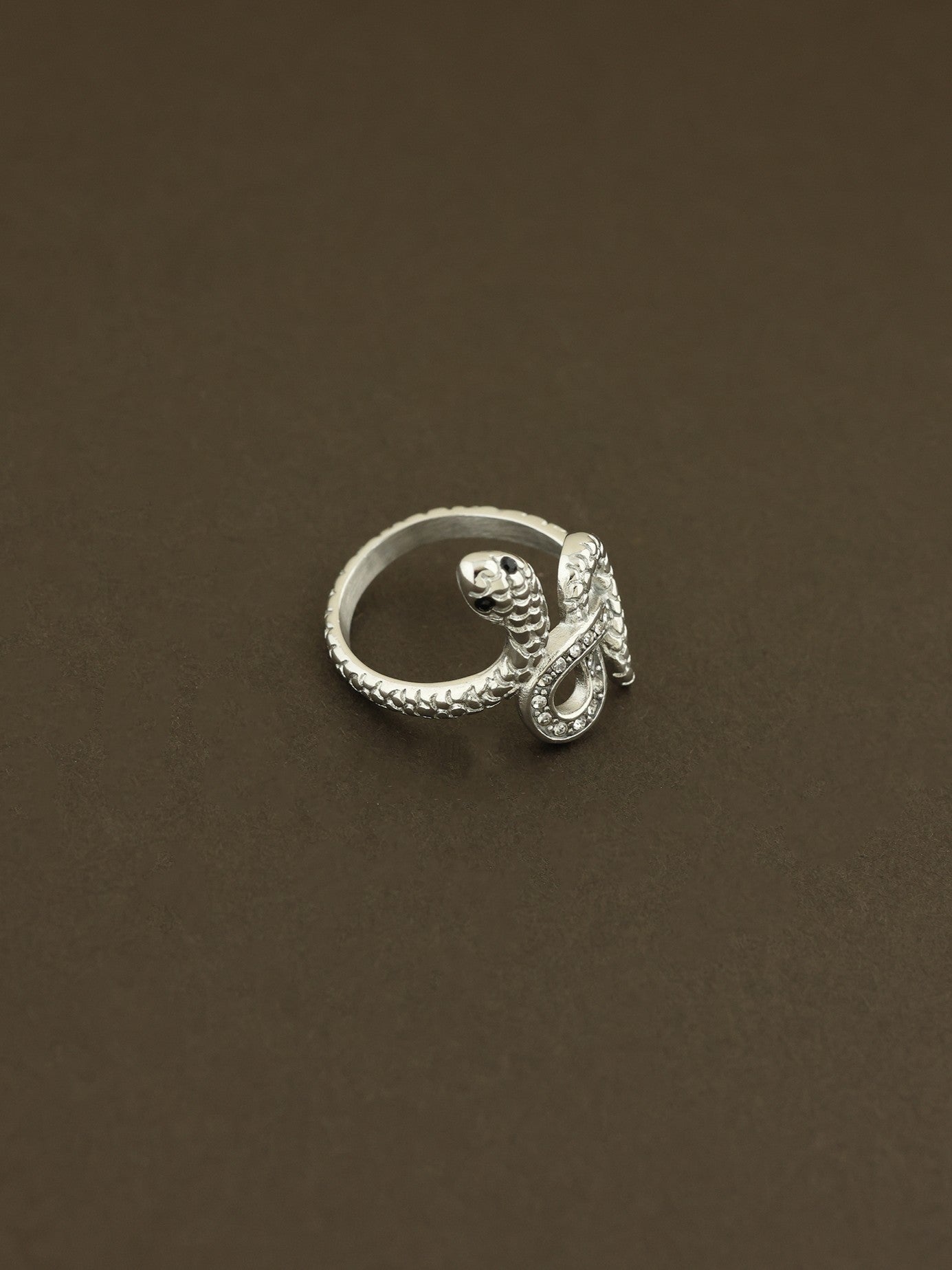 Snake Curve Ring