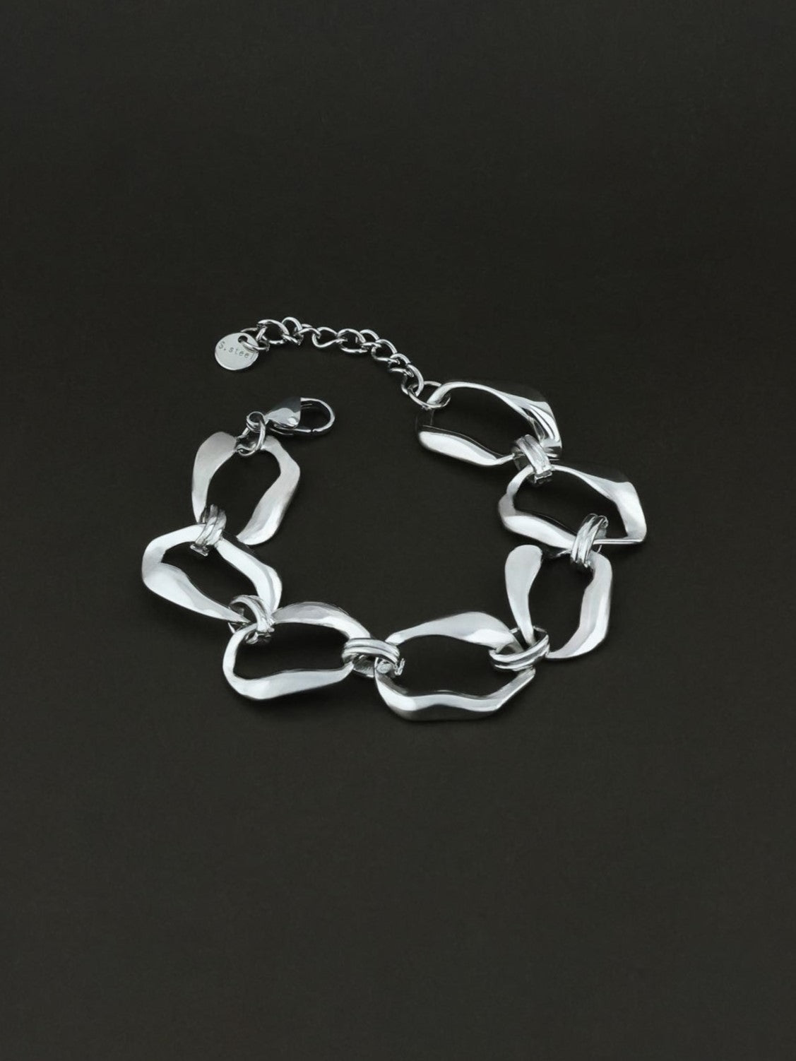 Soft Wavy Links Bracelet