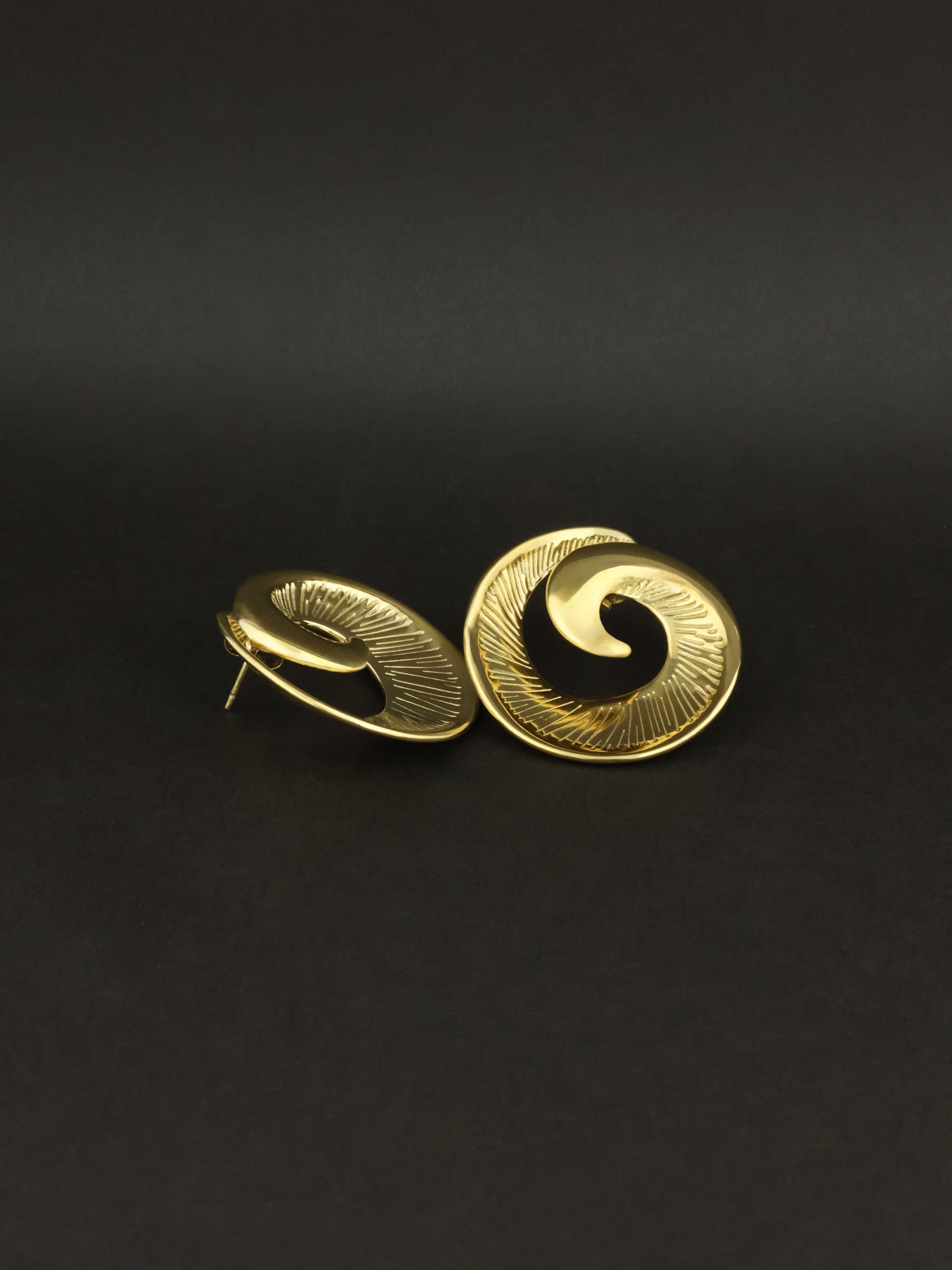 Spiral Studs