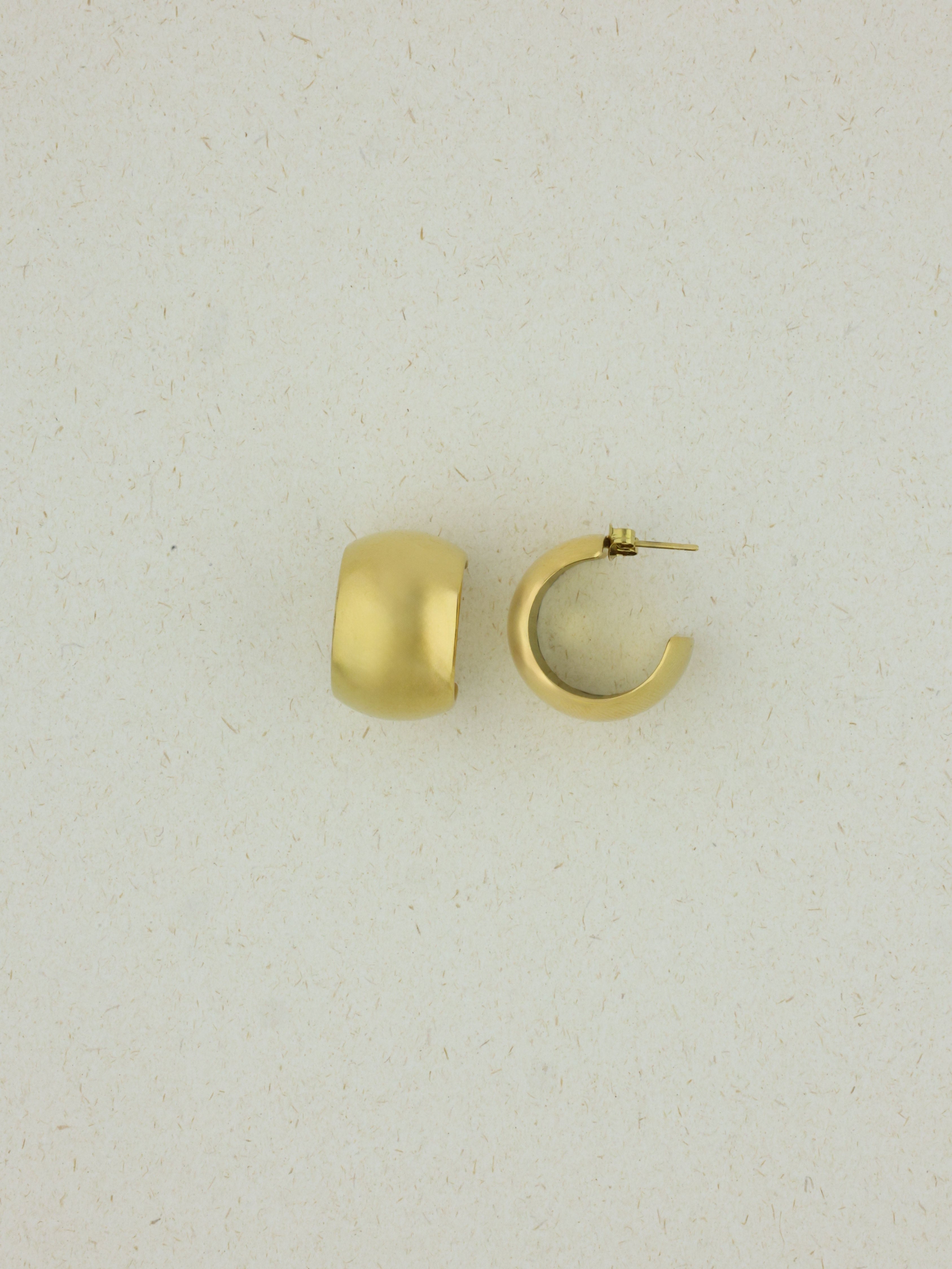 Bold Curve Hoops