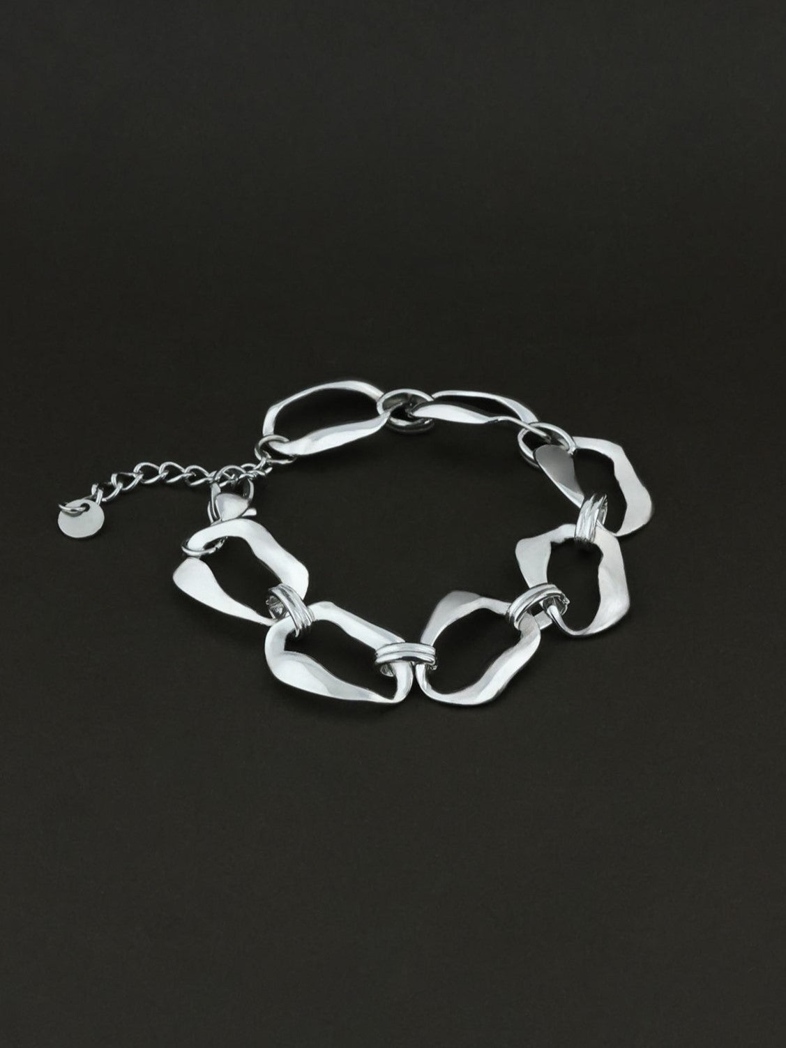 Soft Wavy Links Bracelet