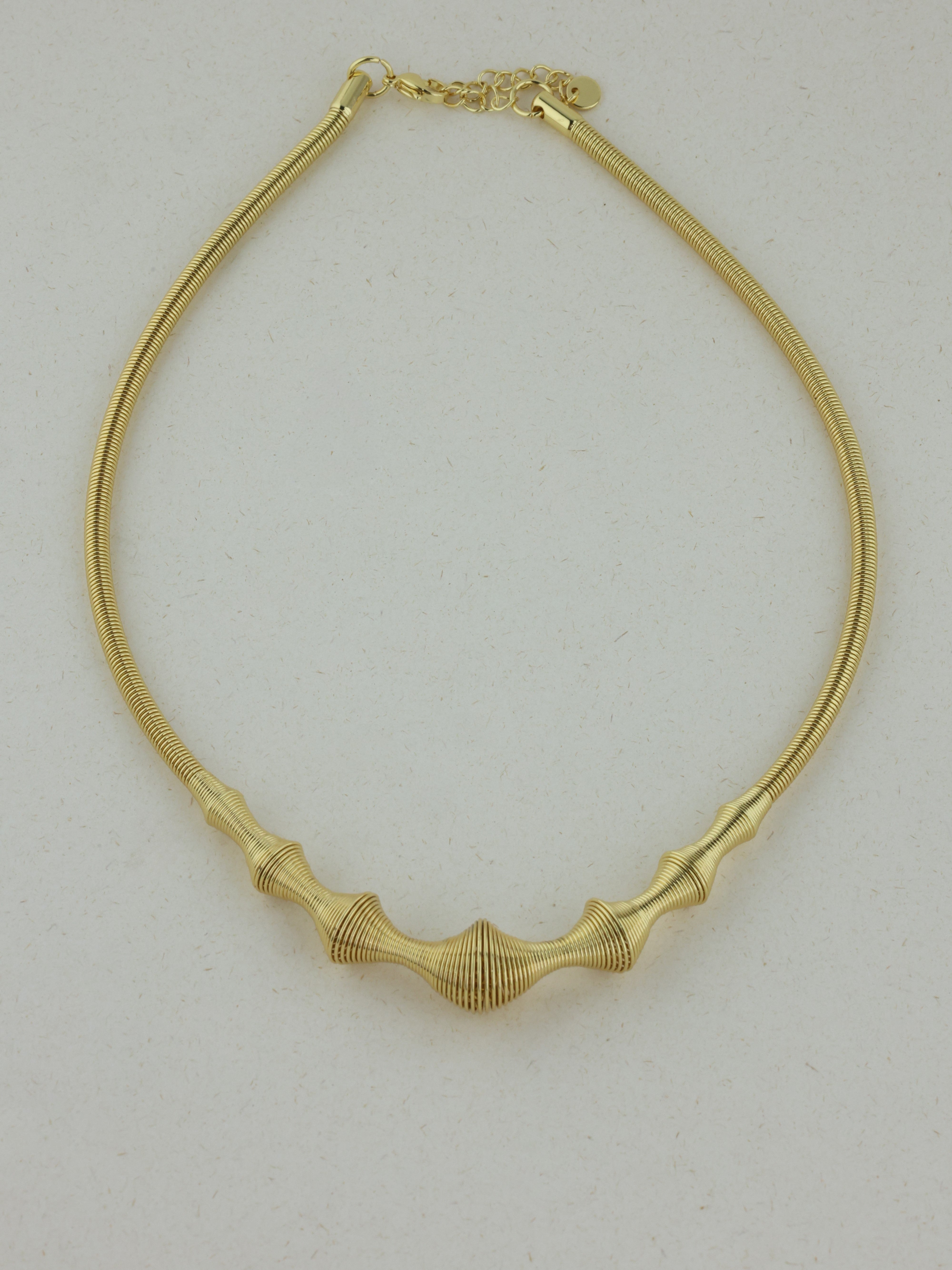 Undulating Ribbed Choker