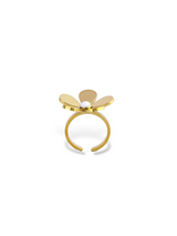 Golden Bee Crest Ring for a Unique Nature Look