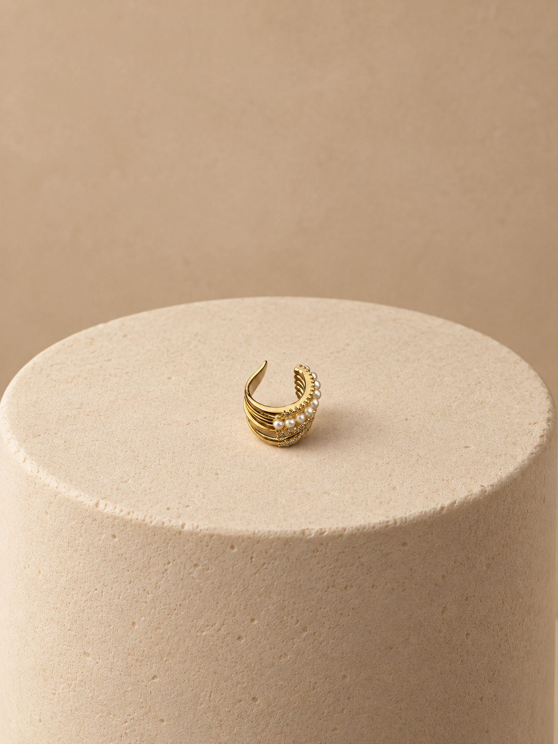 Pearl Arc Earcuff