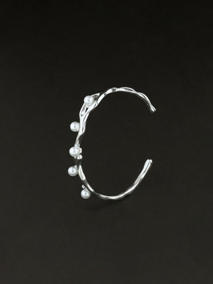 Sleek Pearl Bangle