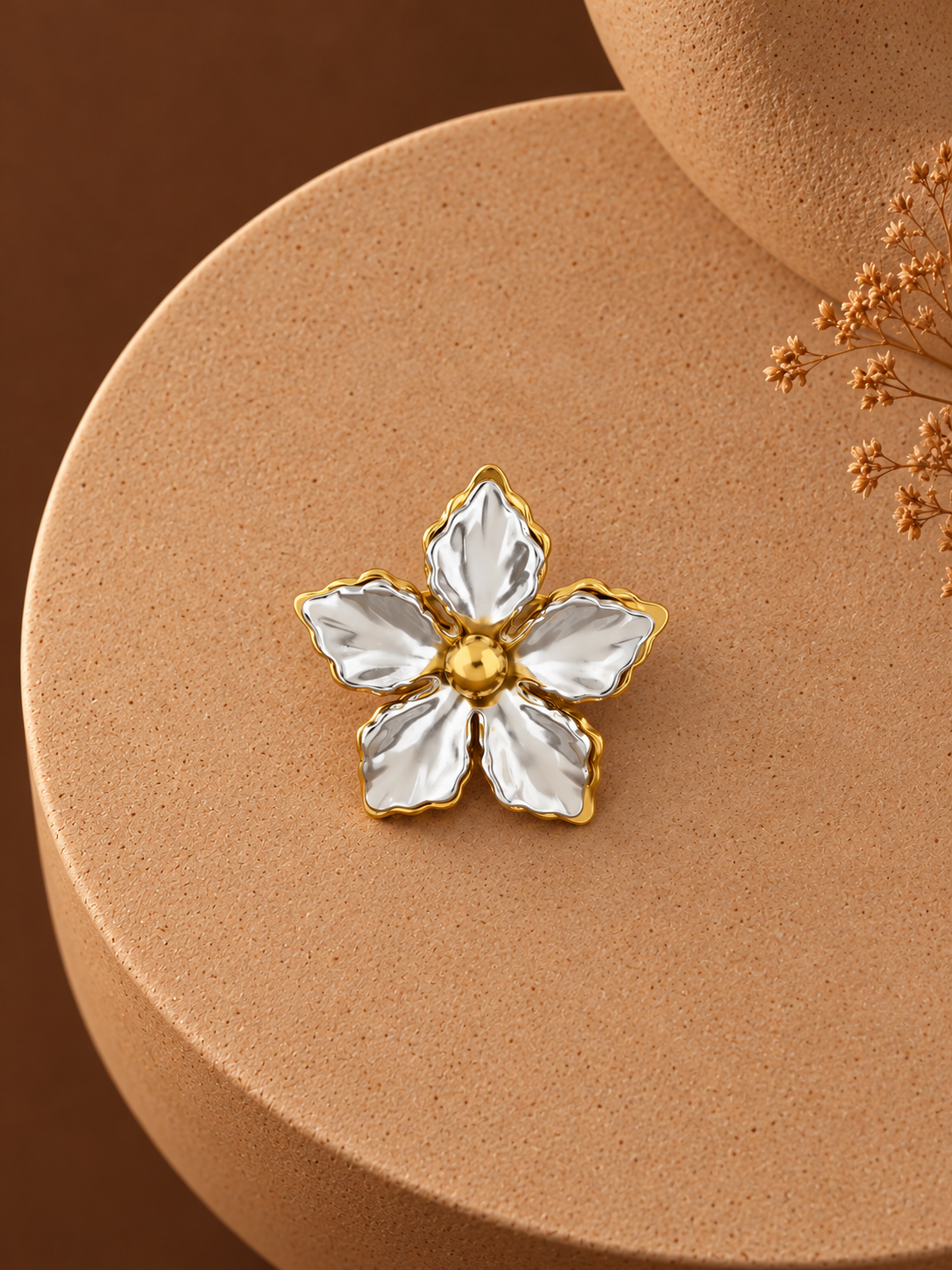 Bold Petal Flower Ring