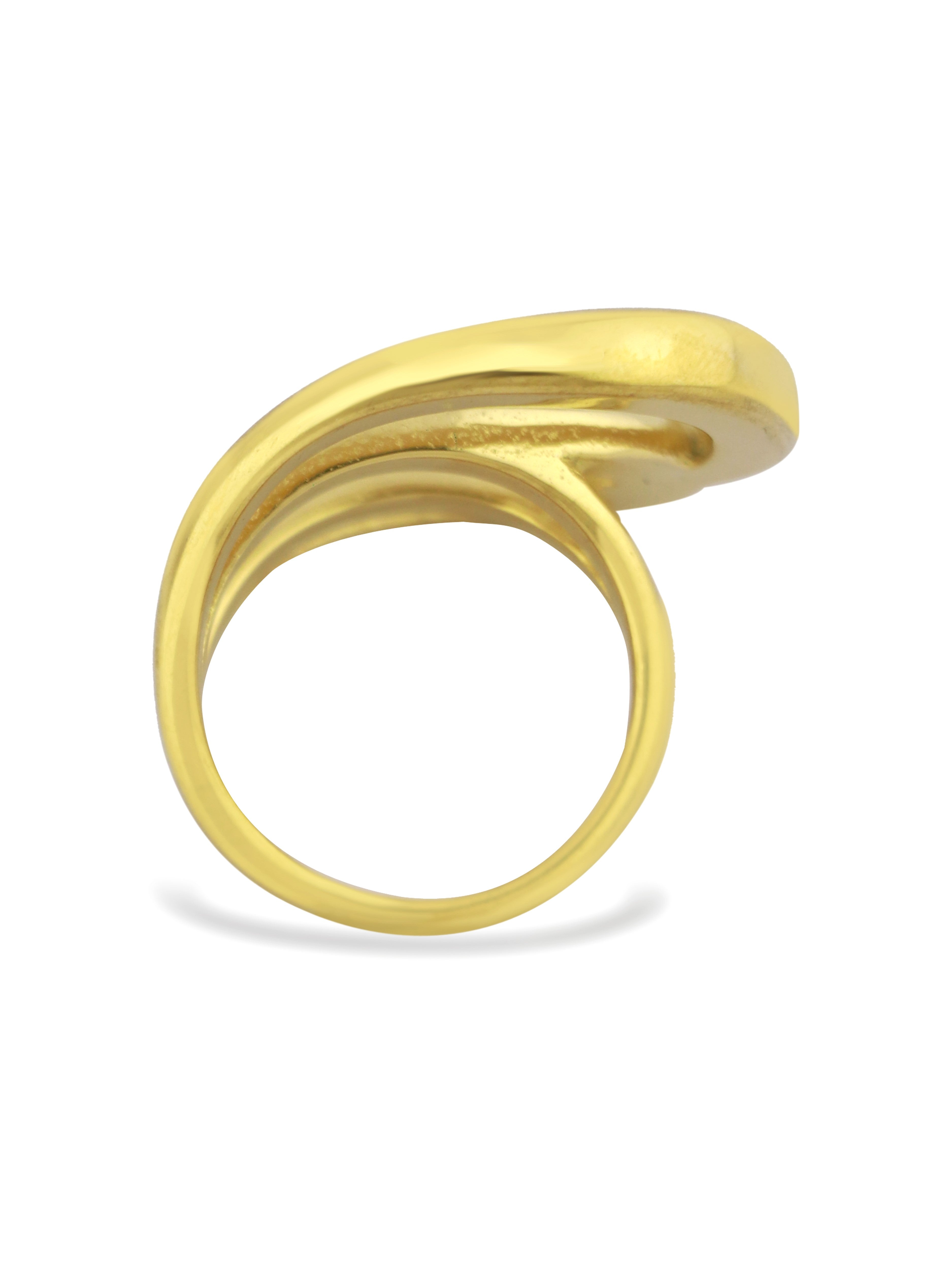 Elegant Golden Lyra Ring with Shiny Look