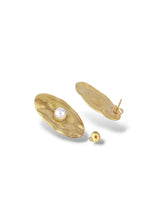 Vintage Pearl Stud Earrings with Soft Gold Spiral Finish - Doulaat