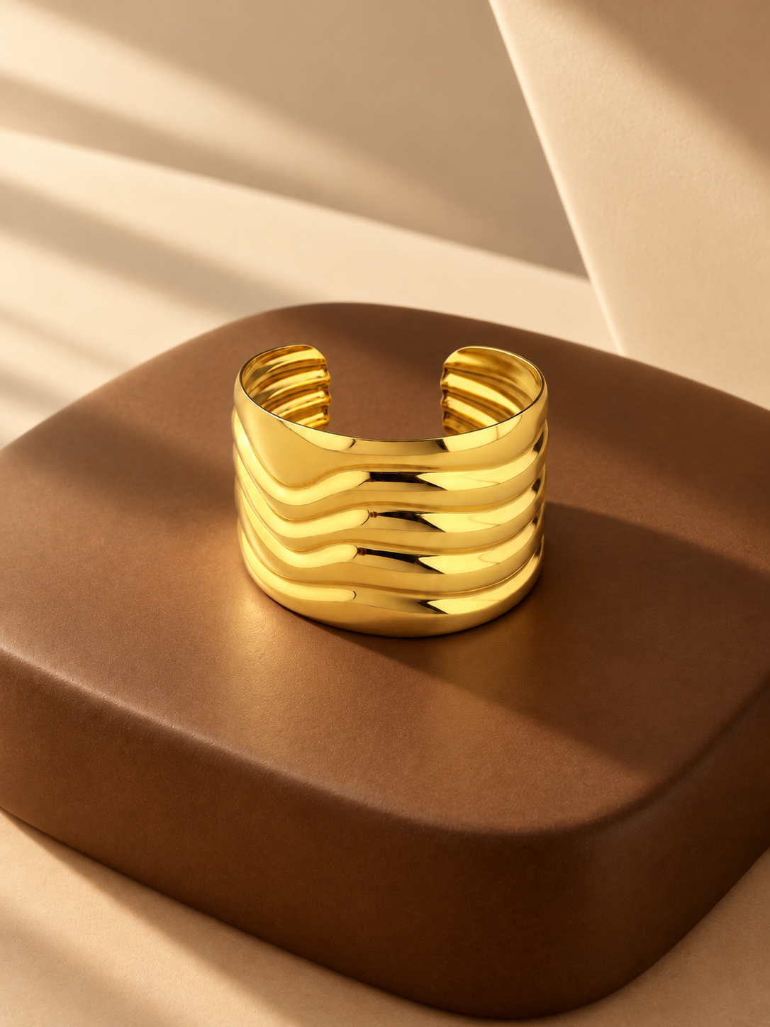 Comet Wavy Bangle