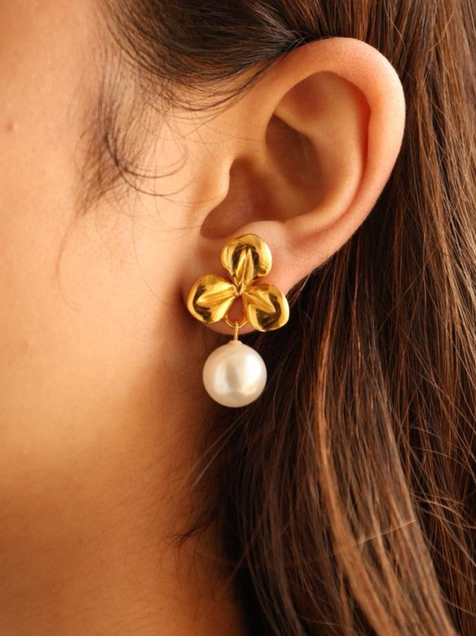 Clover Pearl Drops Earring