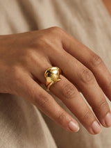Modern Gold Spiral Ring with Unique Wave Design - Doulaat
