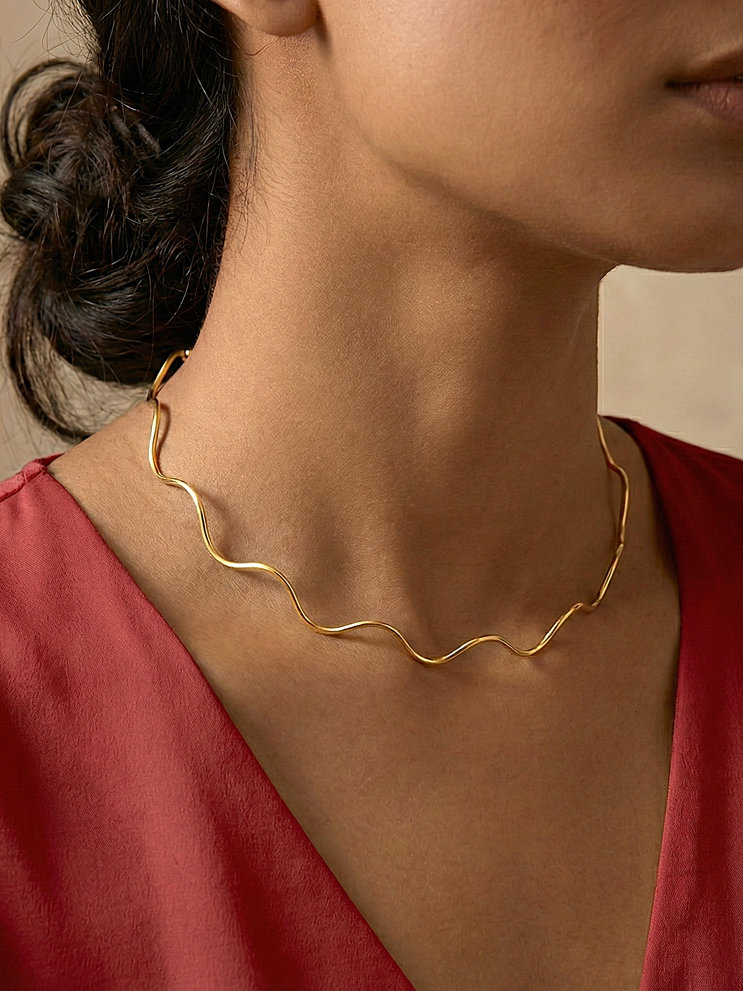 Elegant Gold Wavy Iceband Choker Necklace For Women