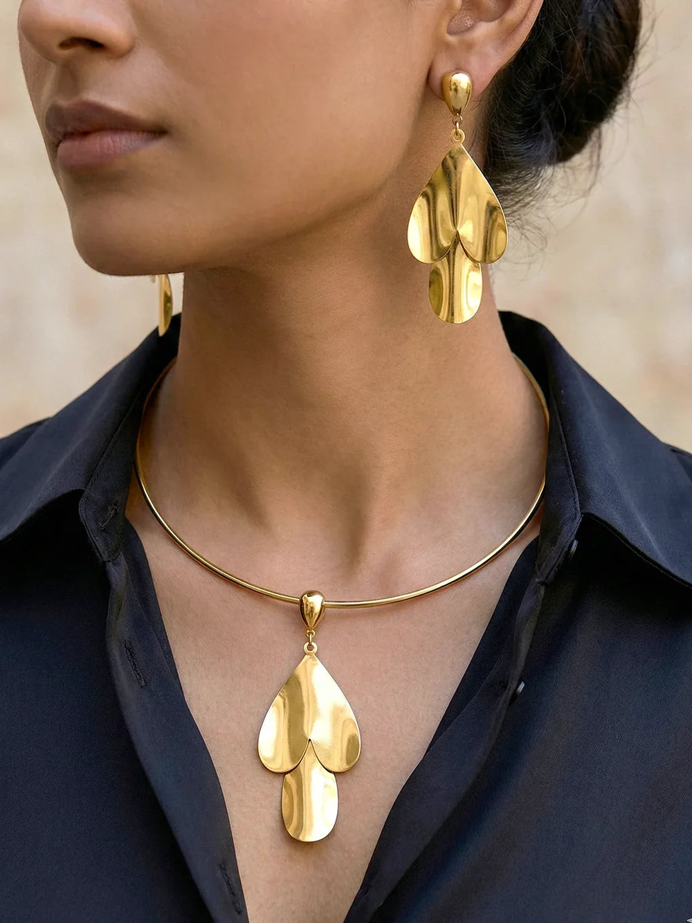 Elegant Gold Petal Pendant Necklace and Earring Set