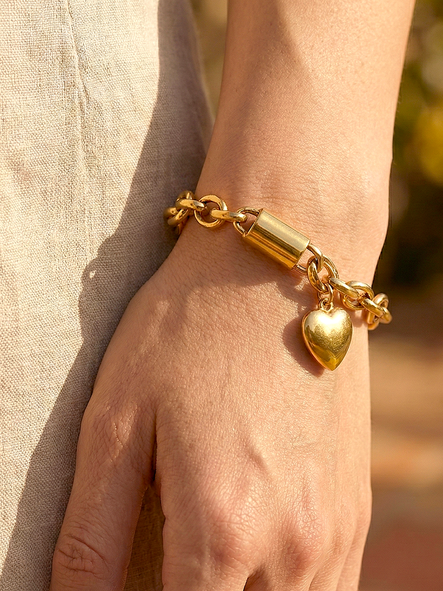Elegant Gold Weave Chain Bracelet with Heart Charm