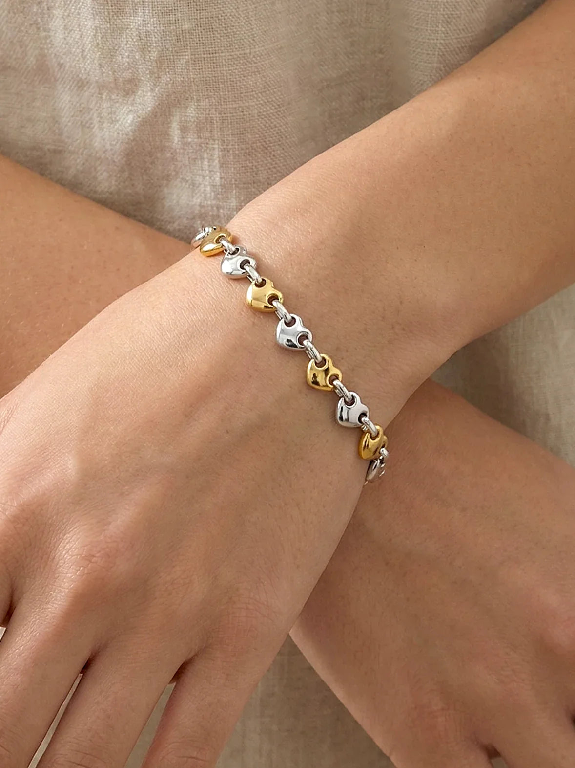 Imperial Two-Tone Heart Link Bracelet - Doulaat