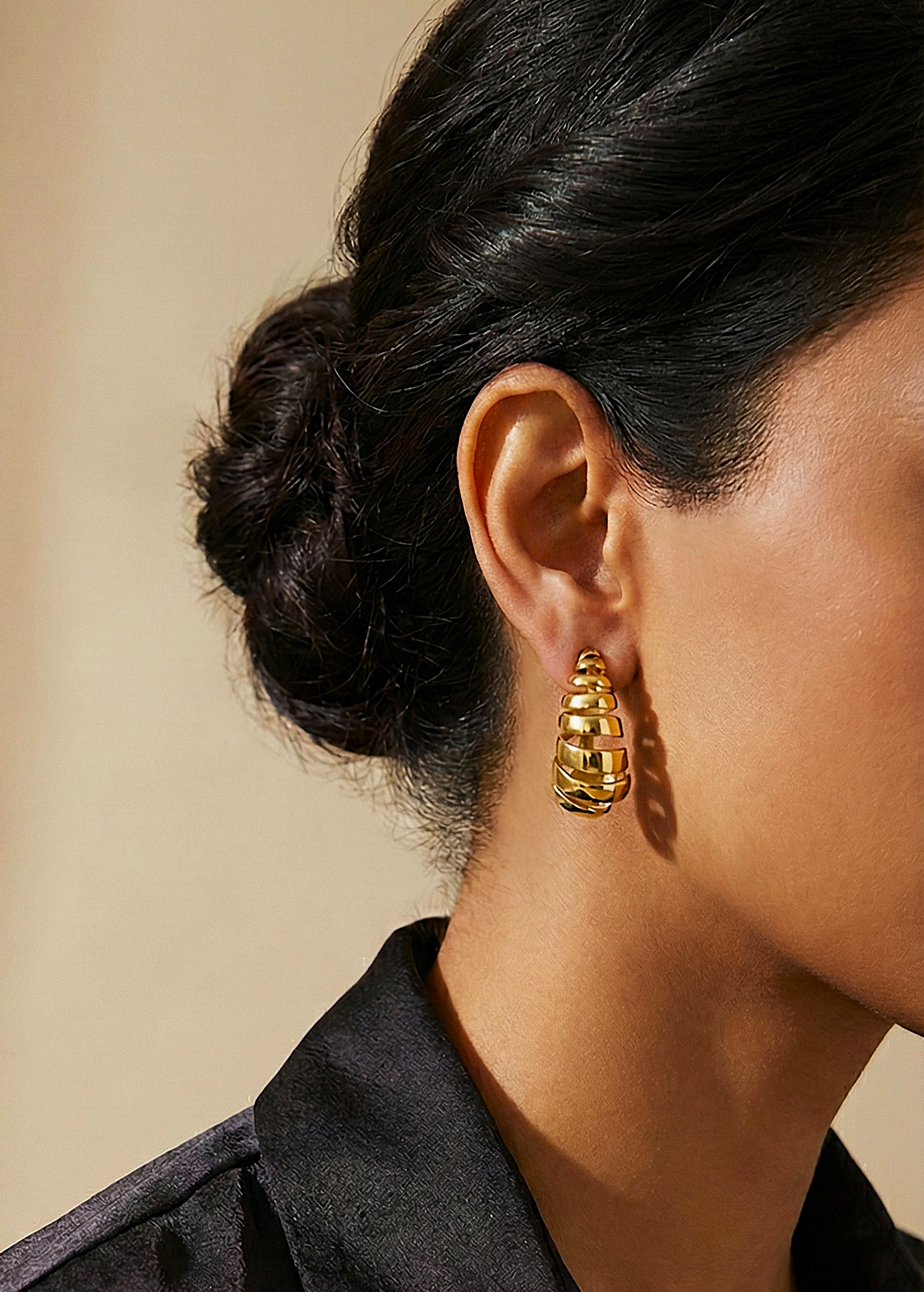 Unique Gold Spiral Twirl Drop Earrings