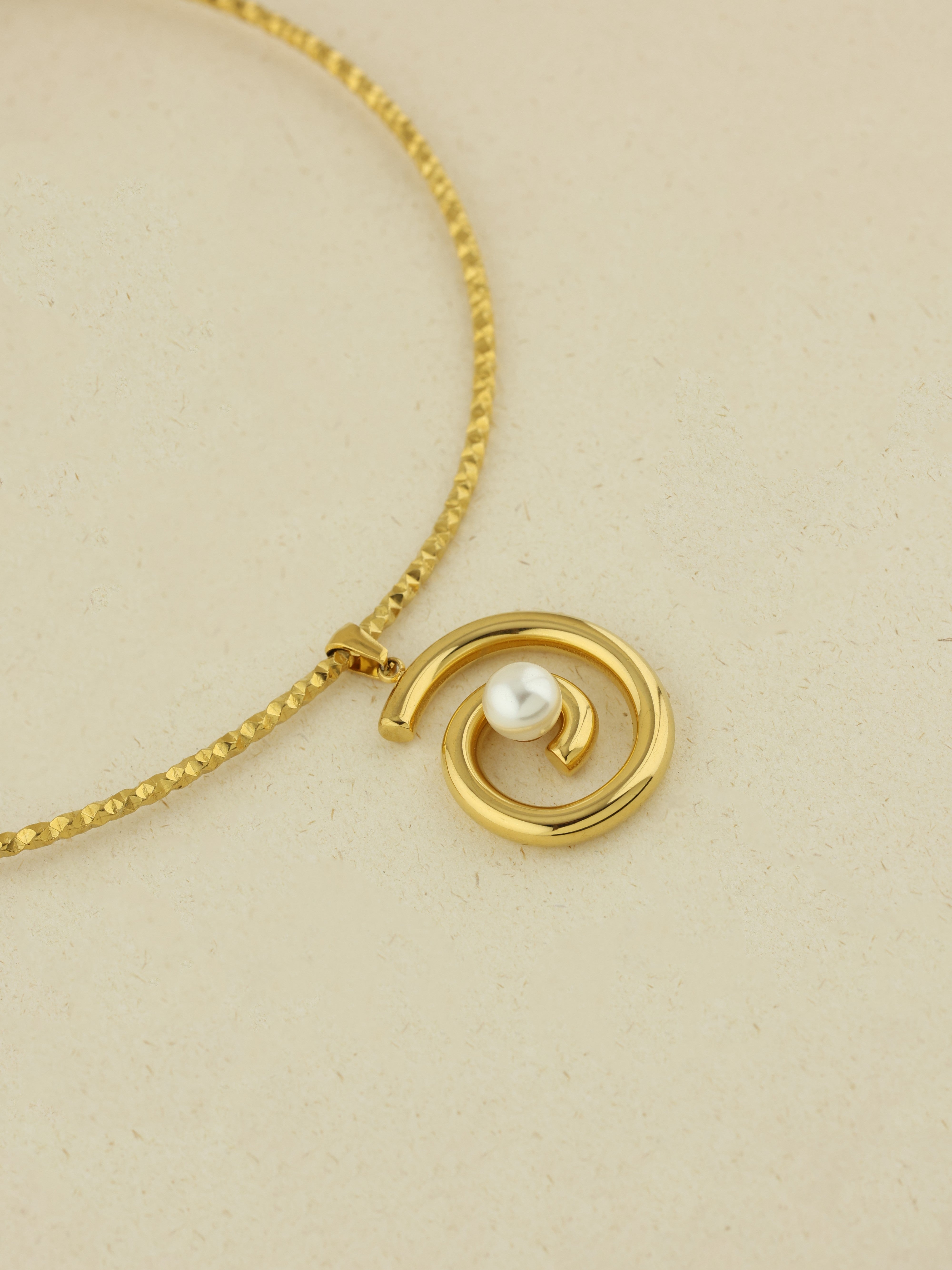 Vortex Pearl Collar