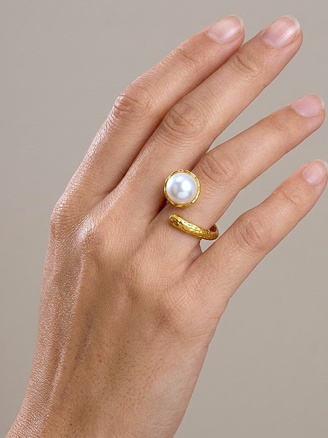 Gold Open Ring Featuring a Single White Round Pearl