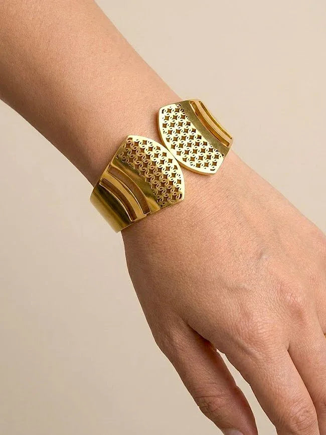 Gold Plated Mesh Bangle for a Classy Daily Style - Doulaat