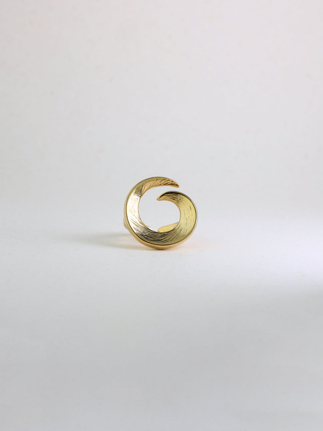 Open Curve Ring