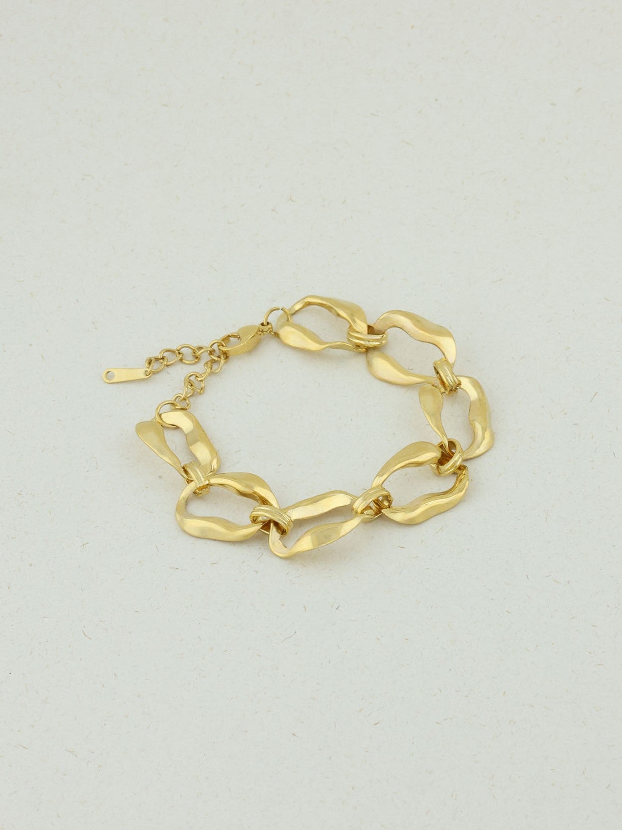 Soft Wavy Links Bracelet