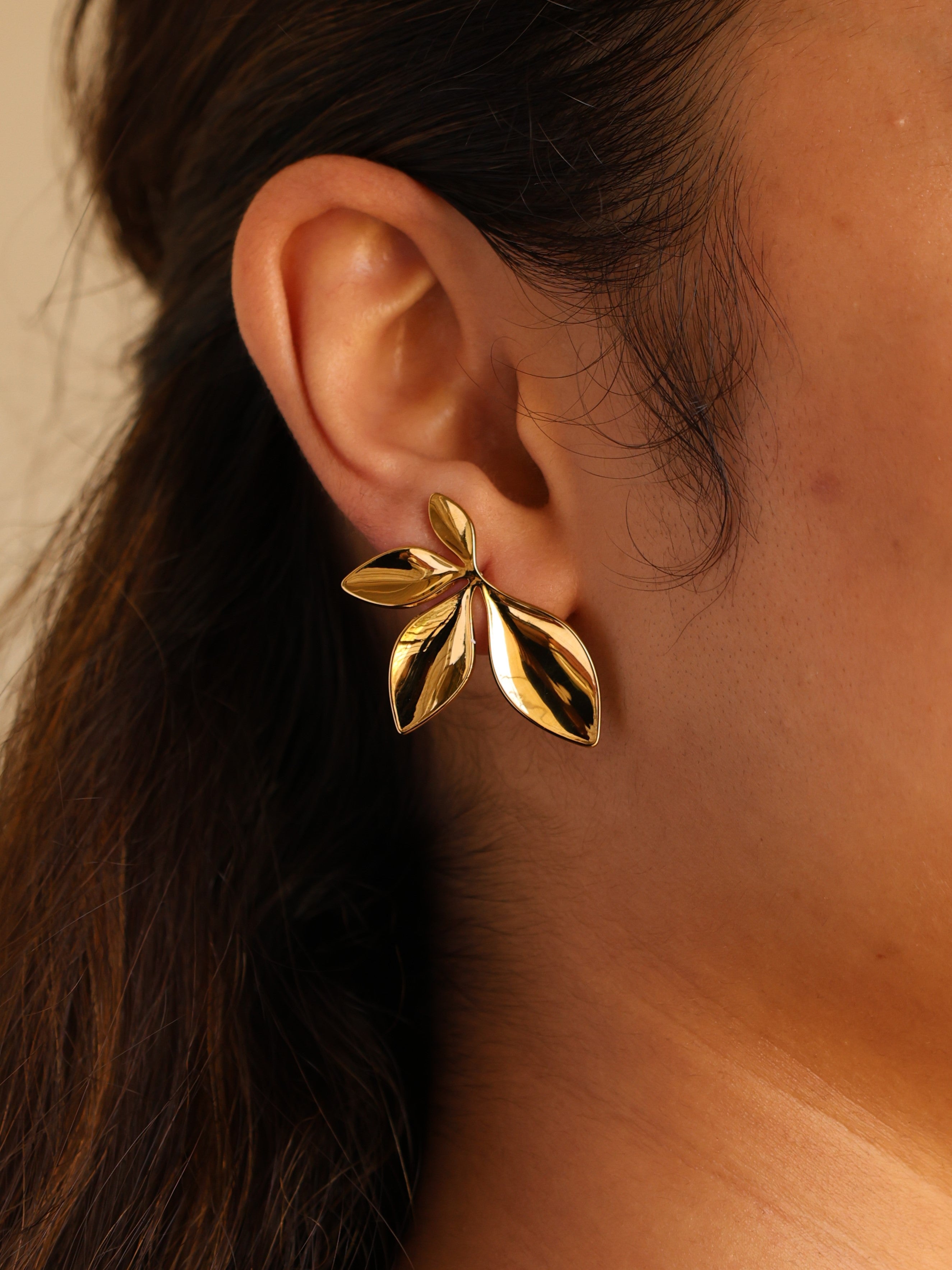 TRIPLE LEAF EARRING