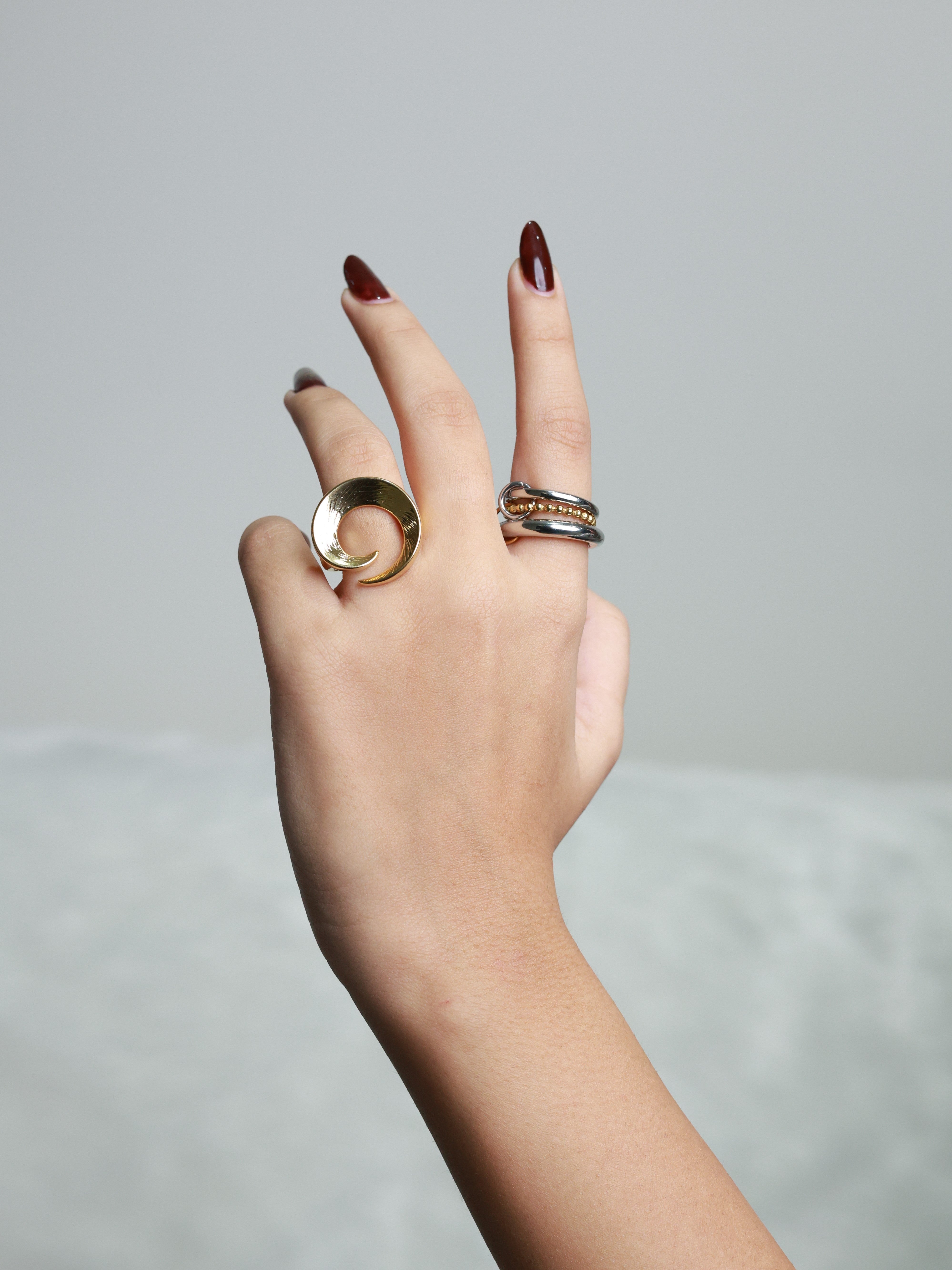 Open Curve Ring