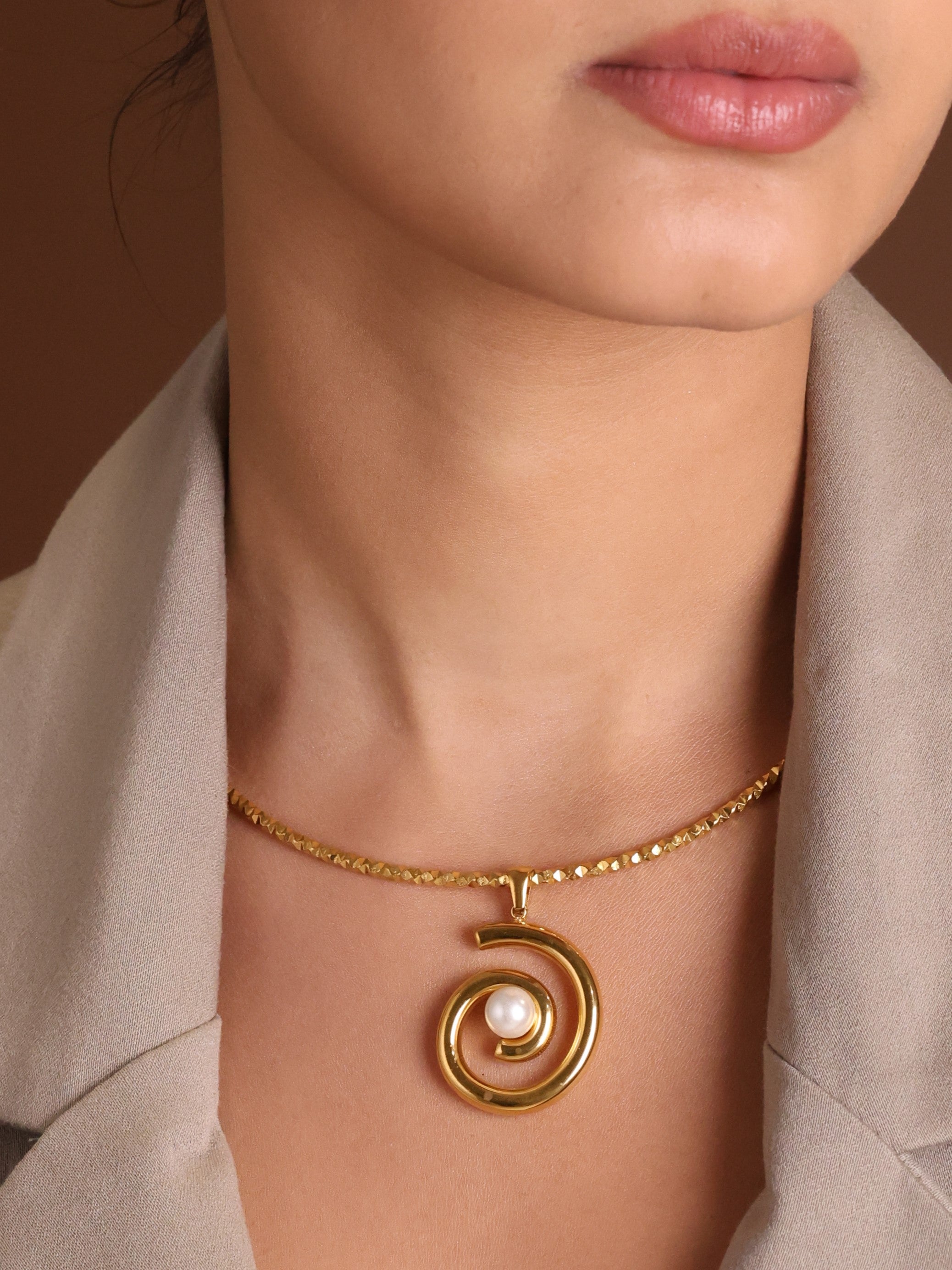 Vortex Pearl Collar