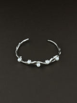 Sleek Pearl Bangle