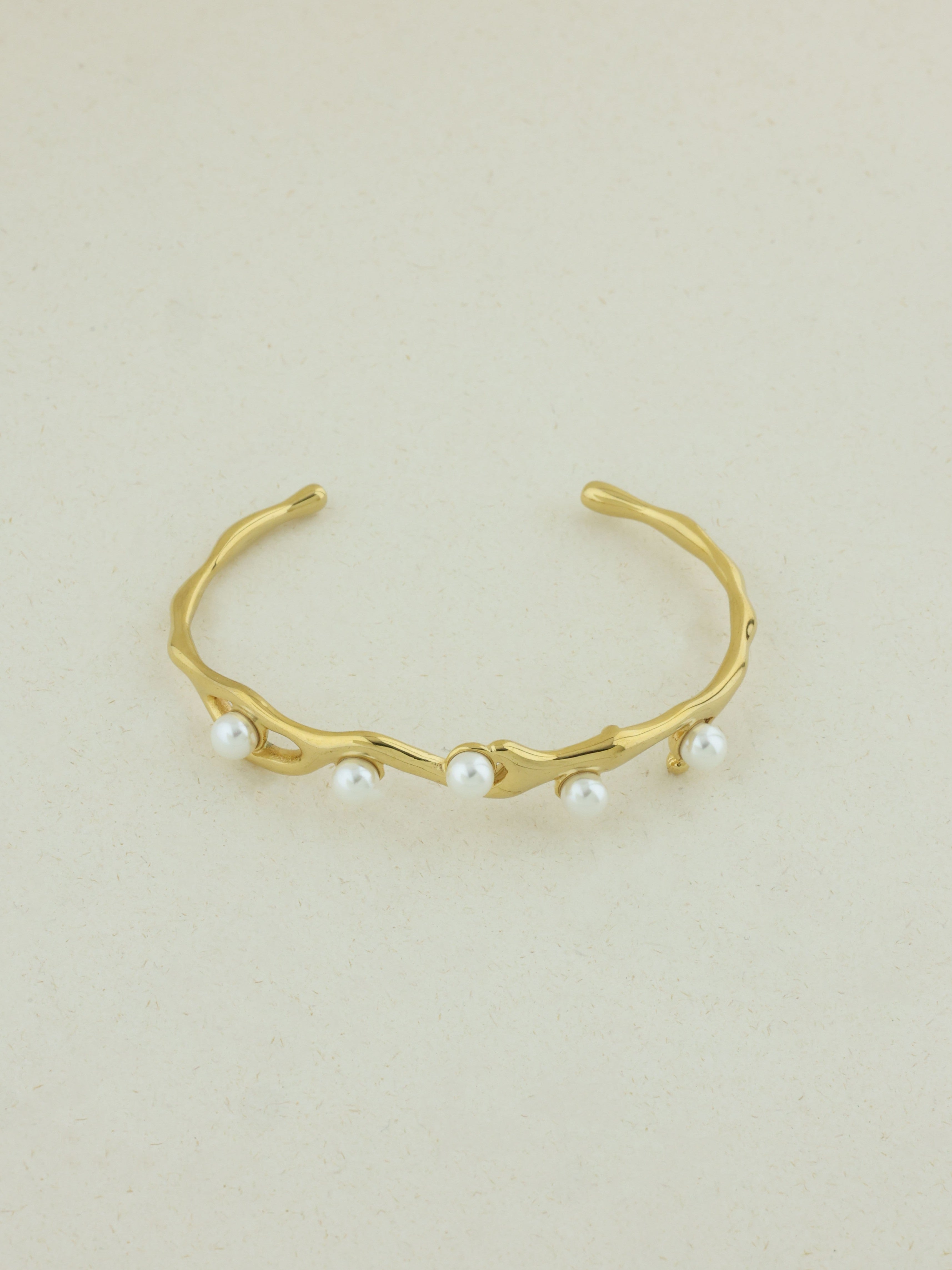 Sleek Pearl Bangle