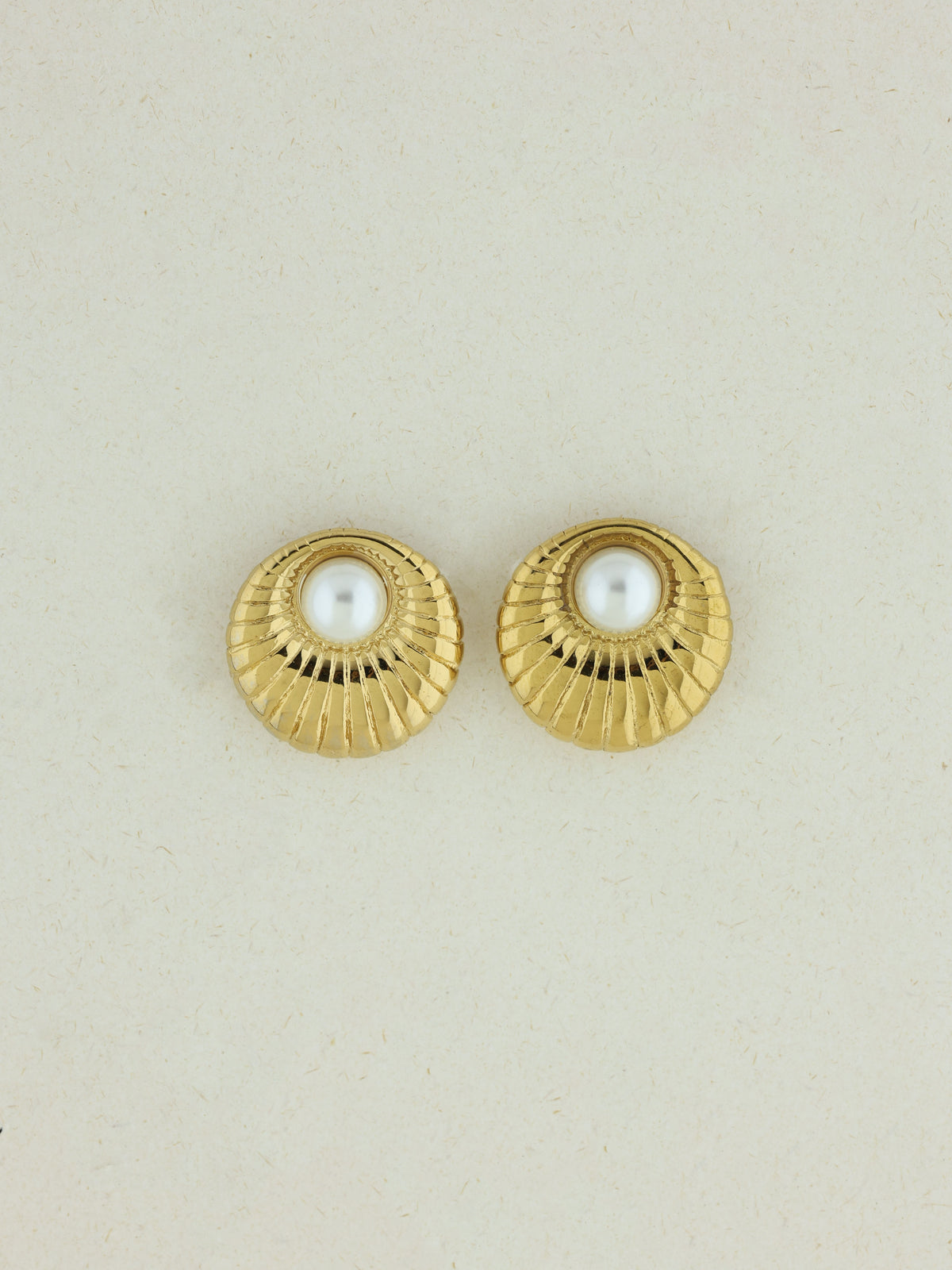 Shell Pearl Earring